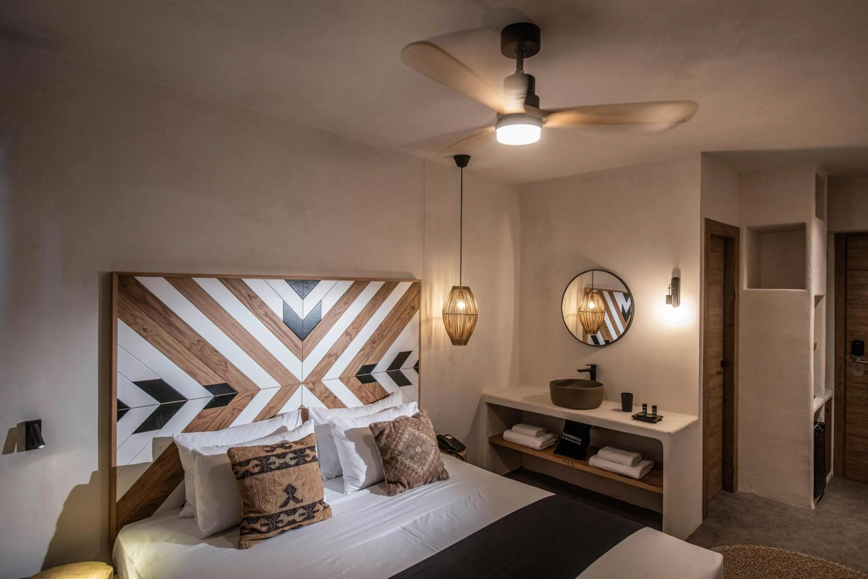 Bed in Indigo Inn Casa Adults Only