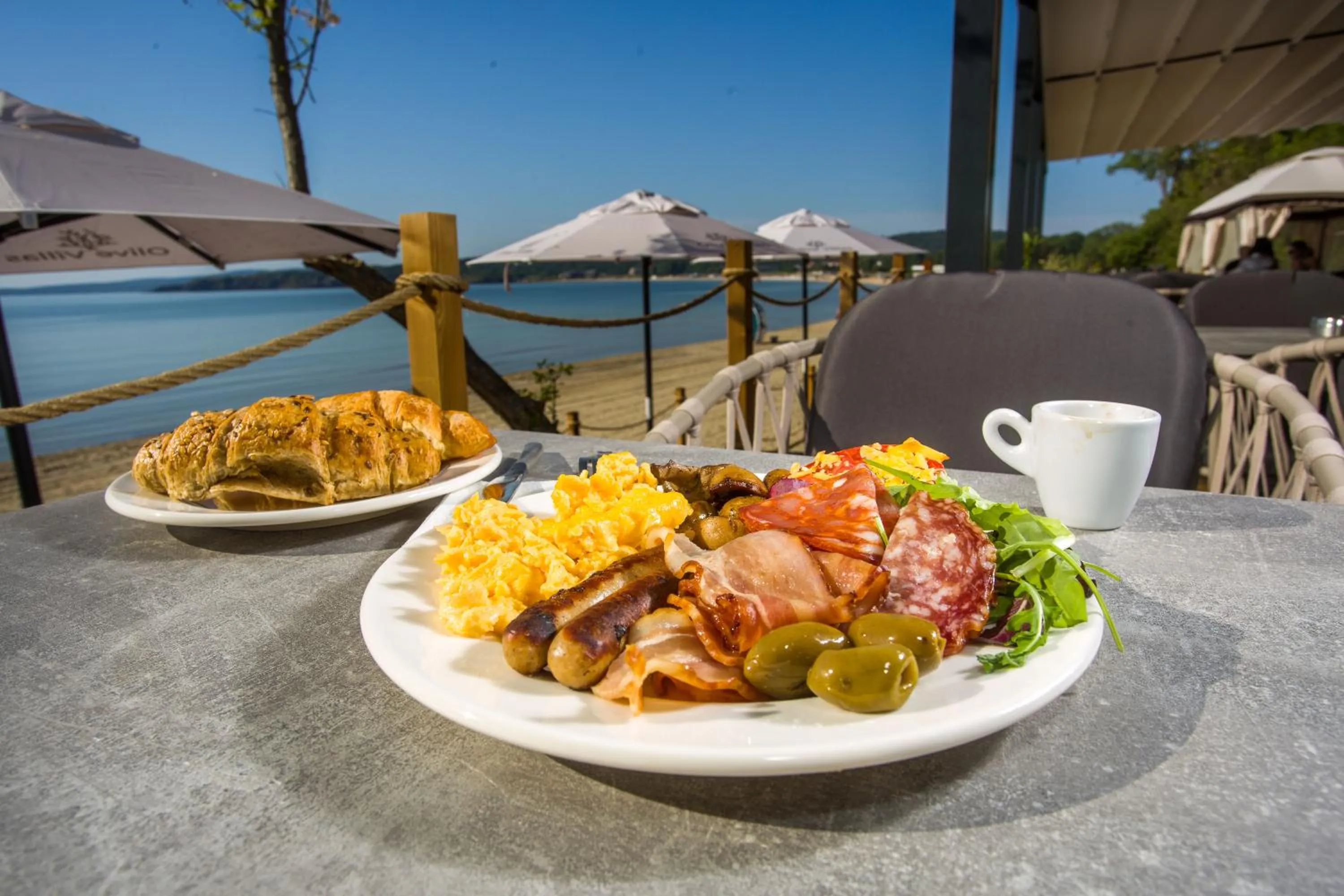 Restaurant/places to eat in Olive Villas Beach Hotel