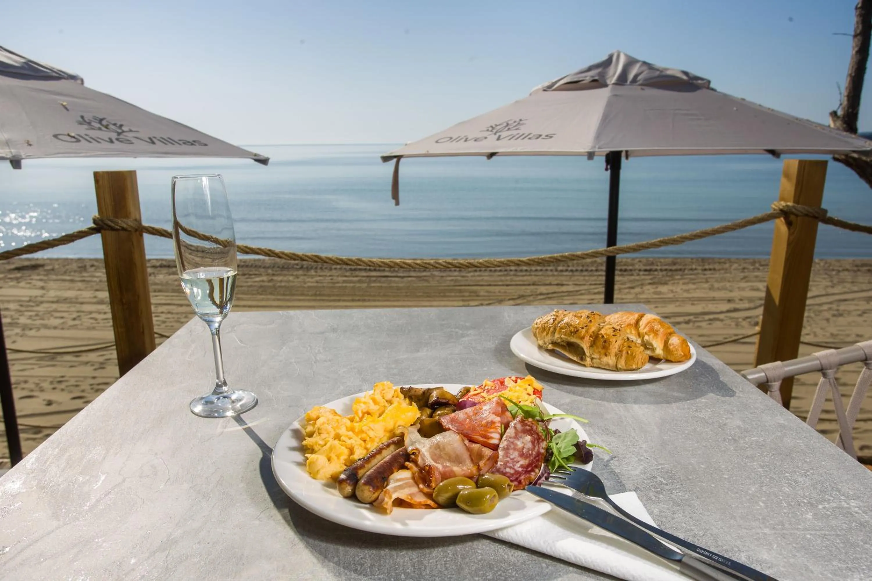 Day in Olive Villas Beach Hotel