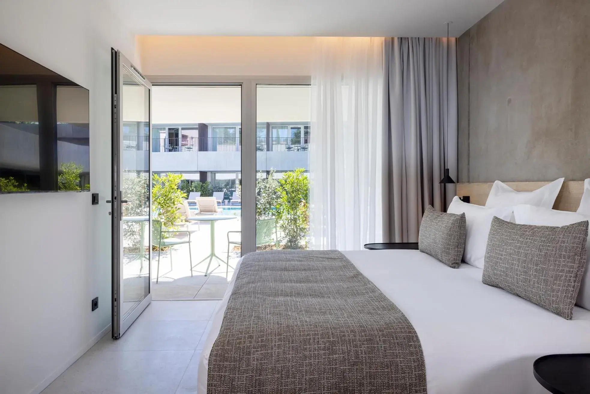 Apartment - Pool Side in Hôtel Spa Restaurant Villa Castellane Apartment - Pool Side in Hôtel Spa Restaurant Villa Castellane