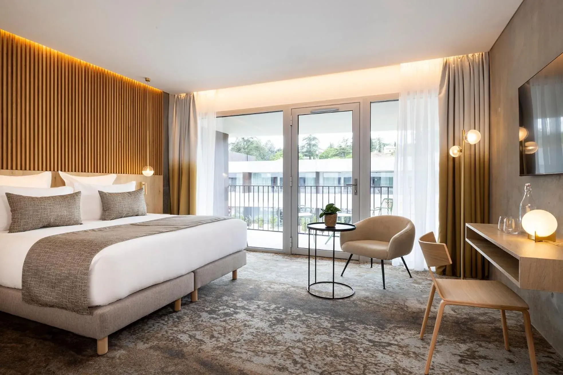 Double Room - Pool Side in Hôtel Spa Restaurant Villa Castellane Double Room - Pool Side in Hôtel Spa Restaurant Villa Castellane