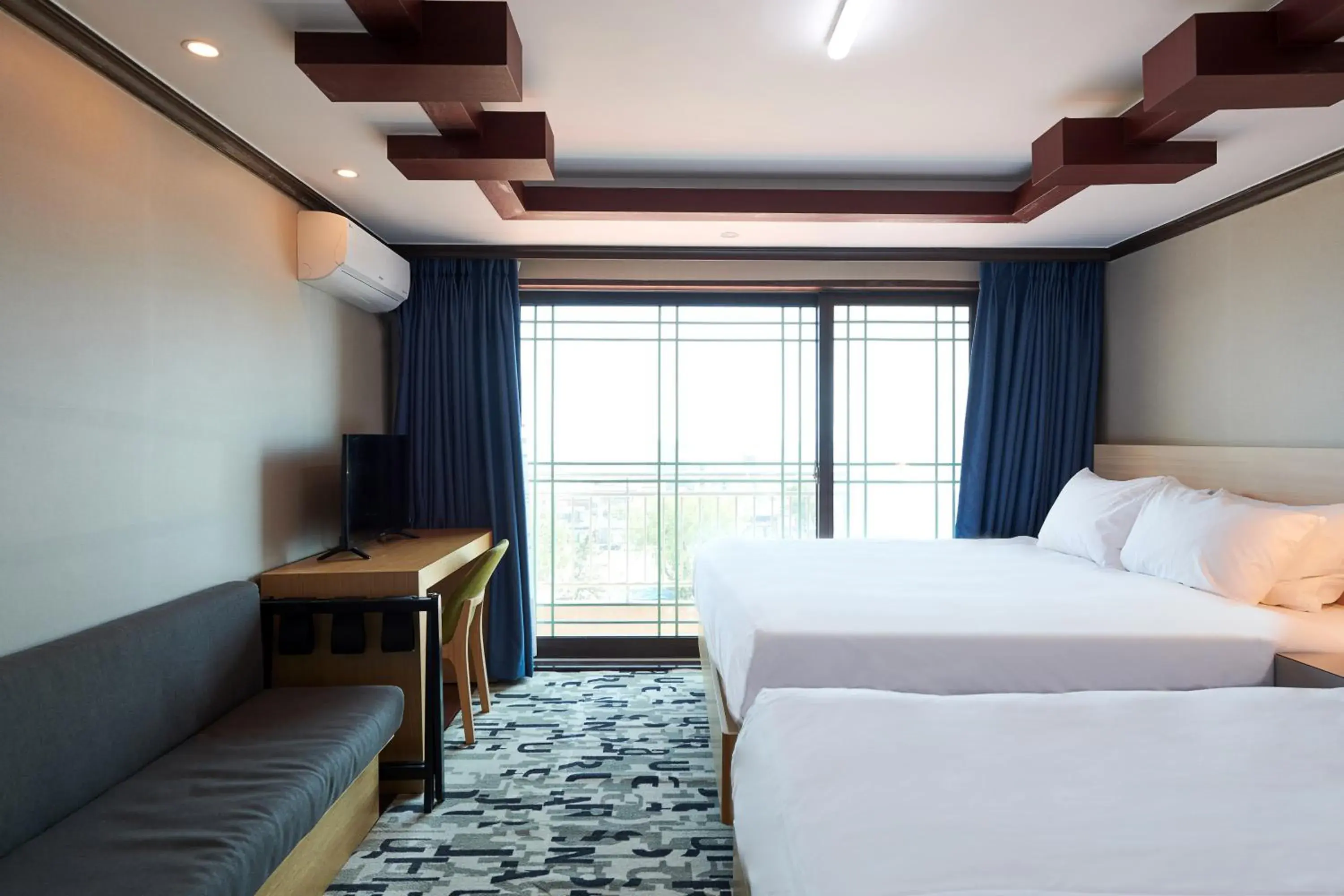 Deluxe Twin Room in Sokcho Good Morning Hotel and Resort Deluxe Twin Room in Sokcho Good Morning Hotel and Resort