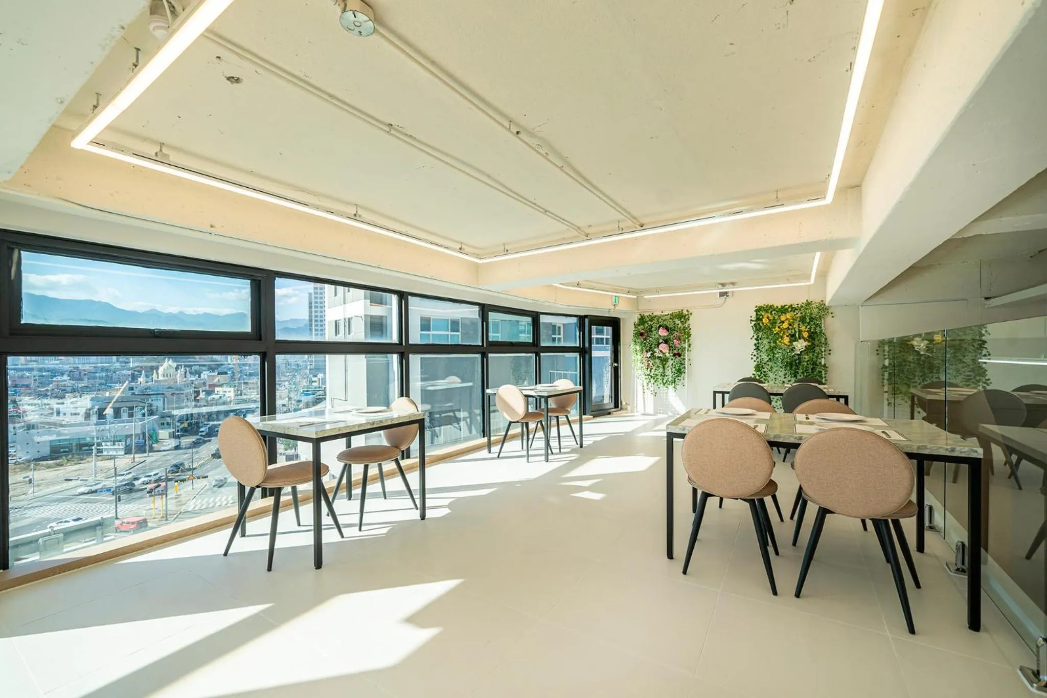 Restaurant/places to eat in Sokcho Good Morning Hotel and Resort