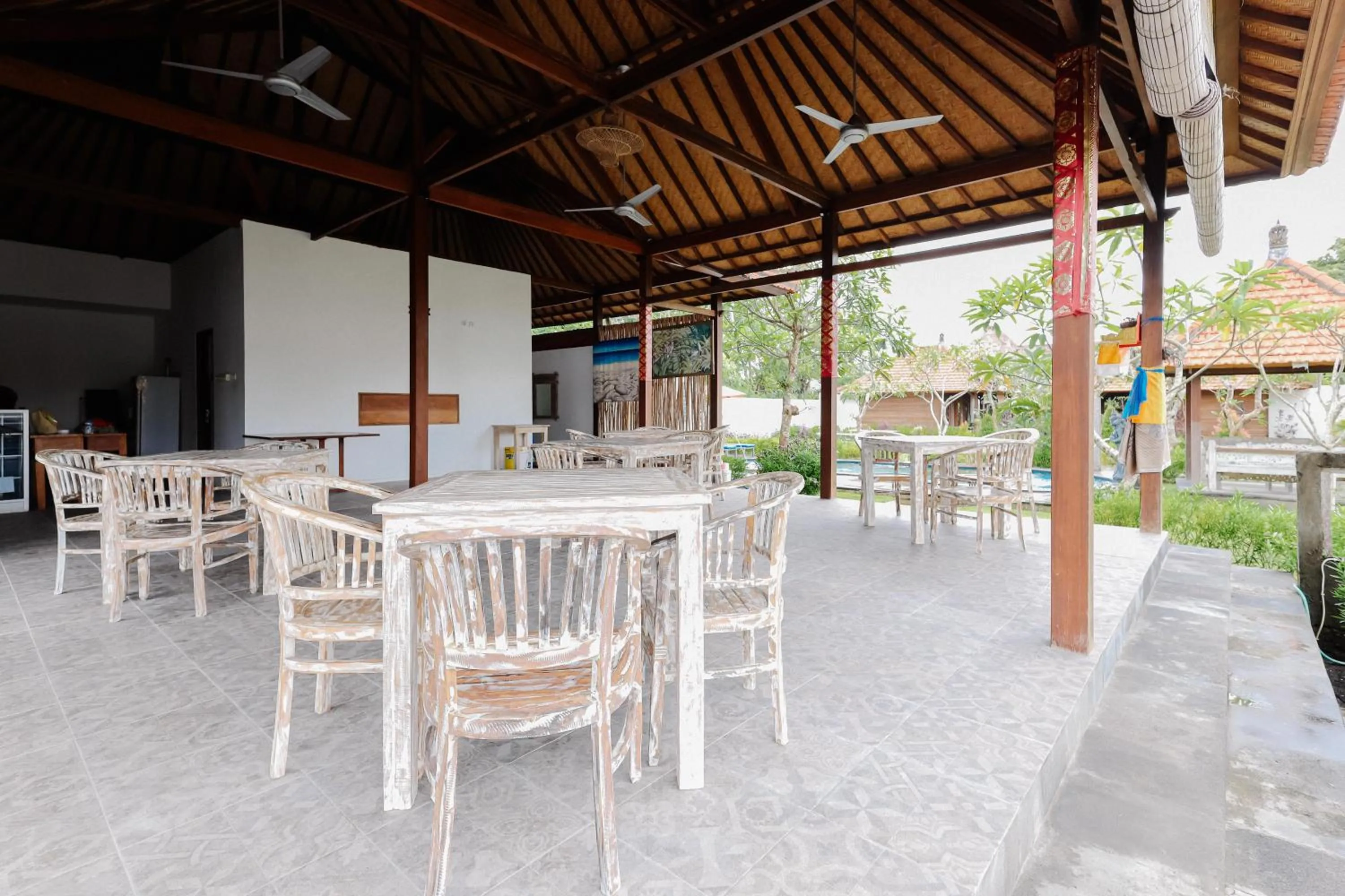 Restaurant/places to eat in The Lavana Jhonny Kibung Villas Lembongan