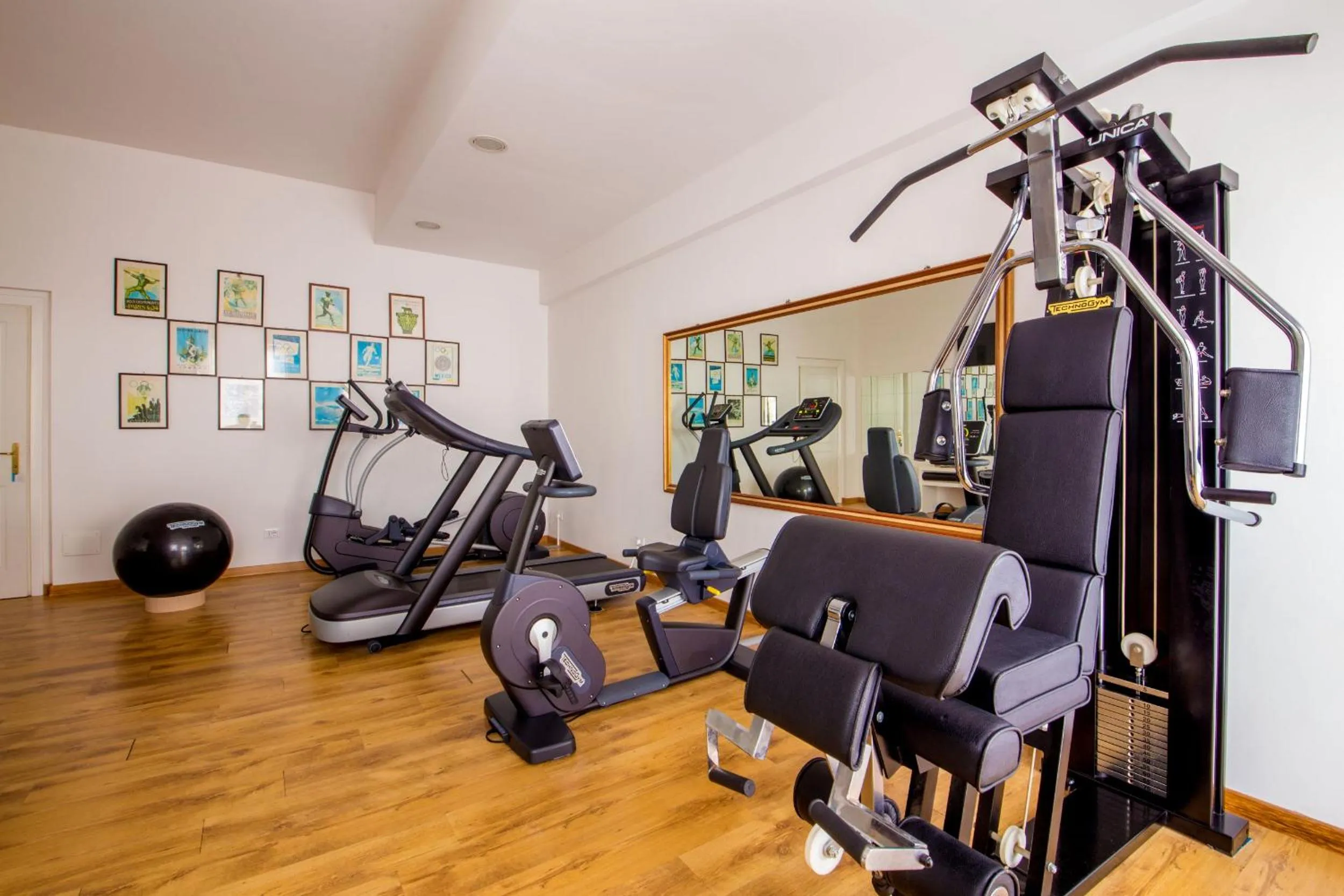 Fitness centre/facilities in Arcom Palace