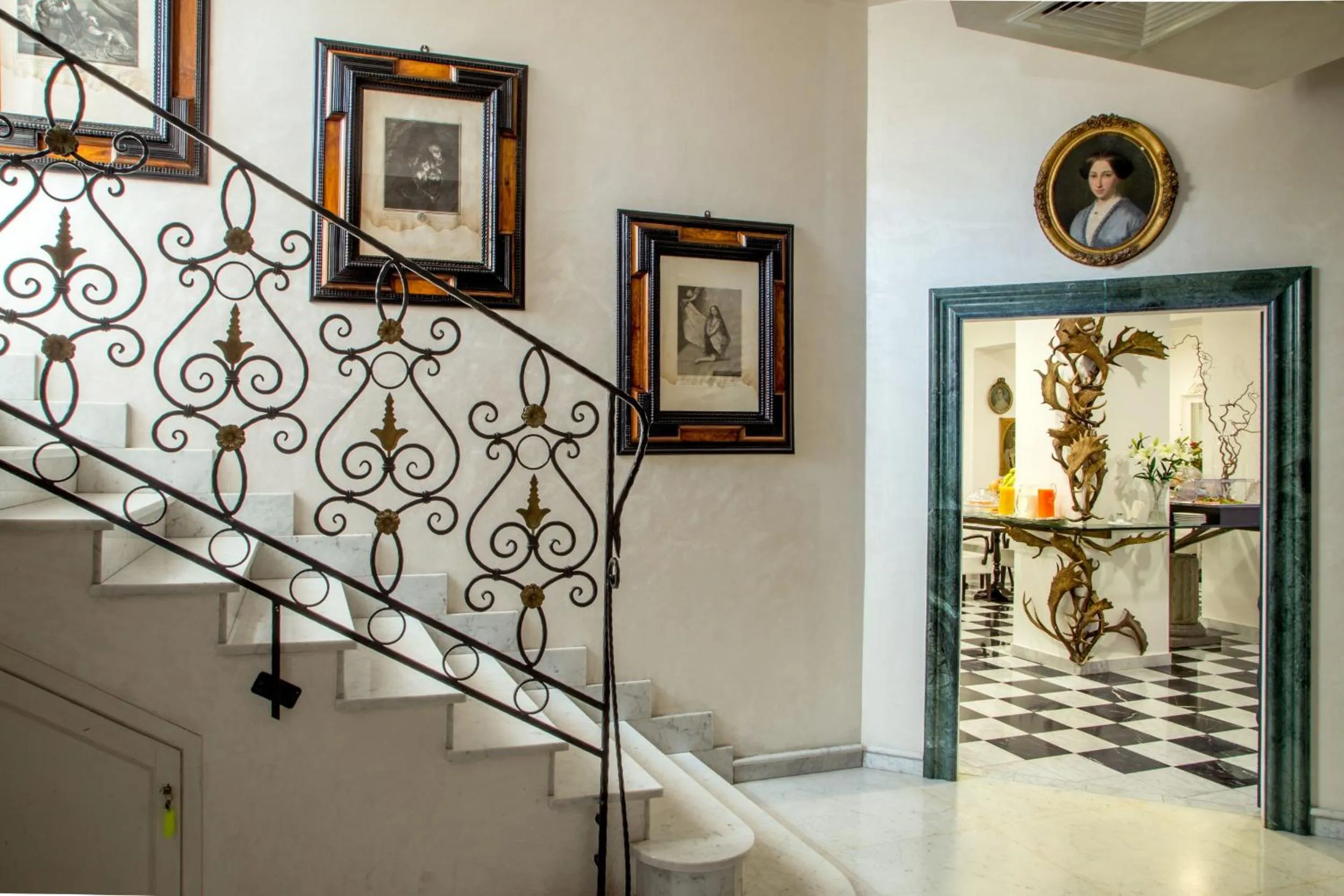 Decorative detail in Arcom Palace