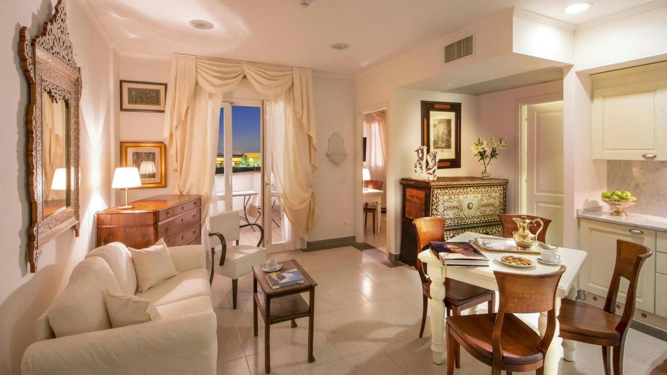 Living room in Arcom Palace