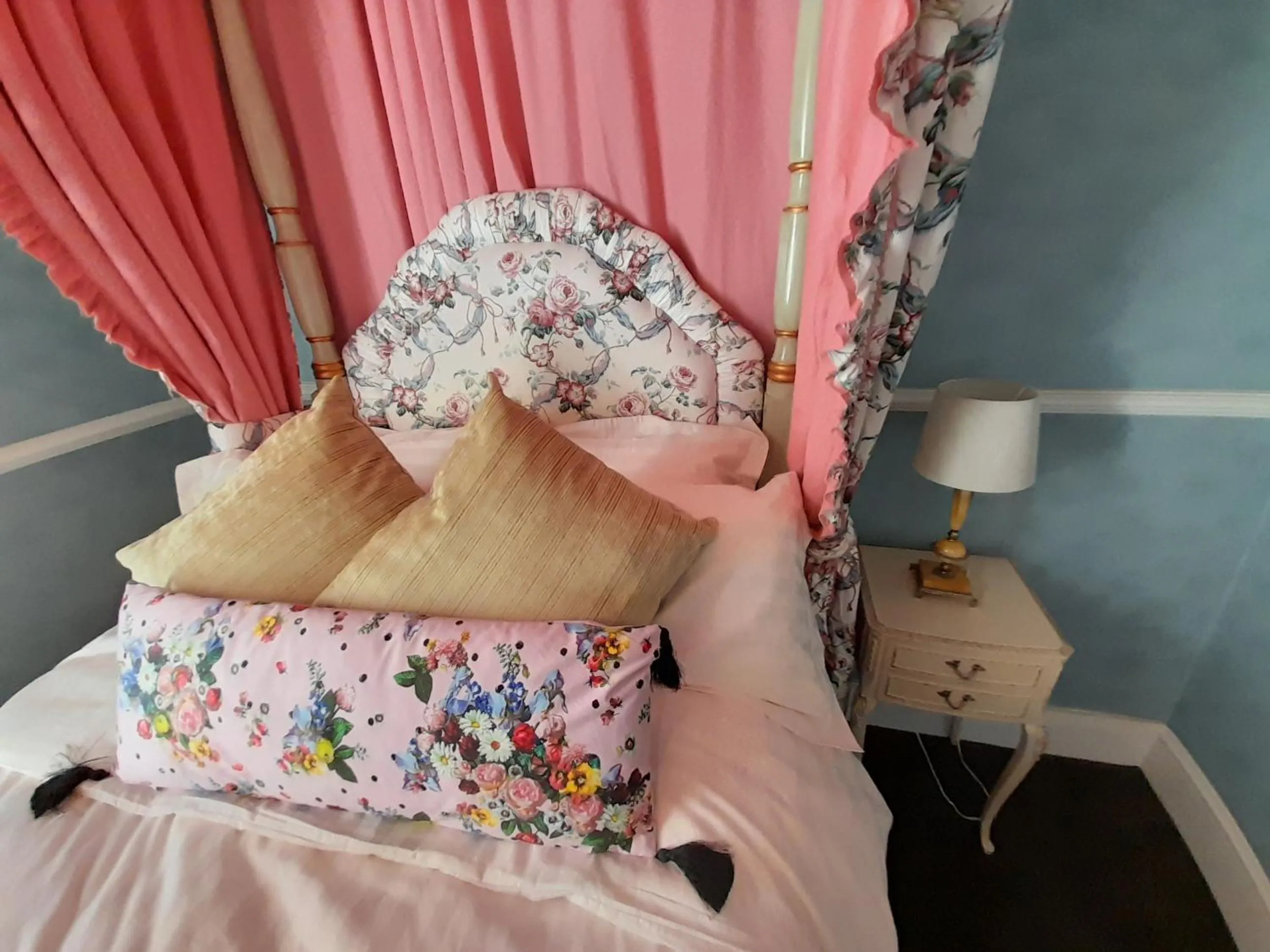 Bed in Stone Court House