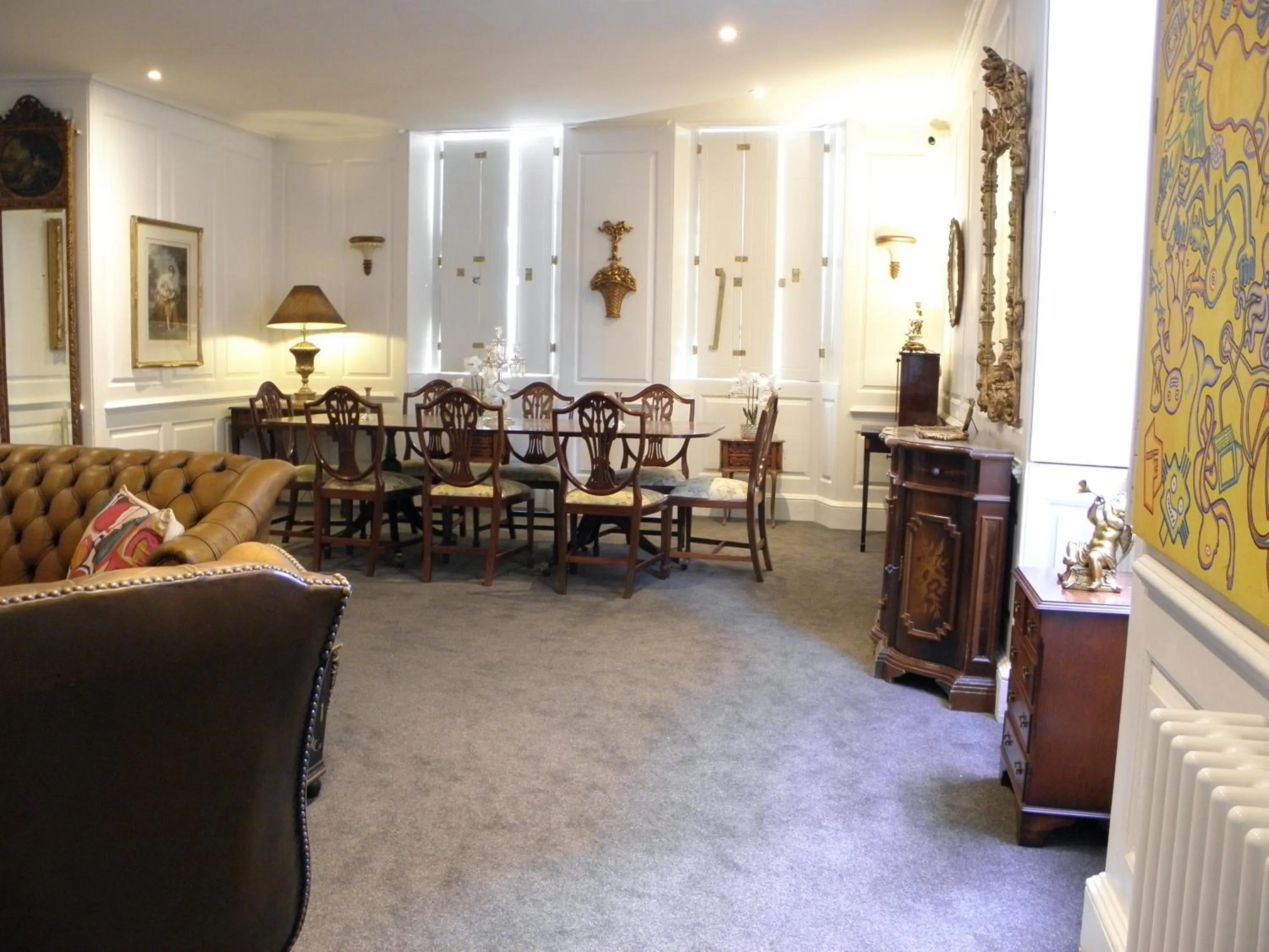 Communal lounge/ TV room in Stone Court House