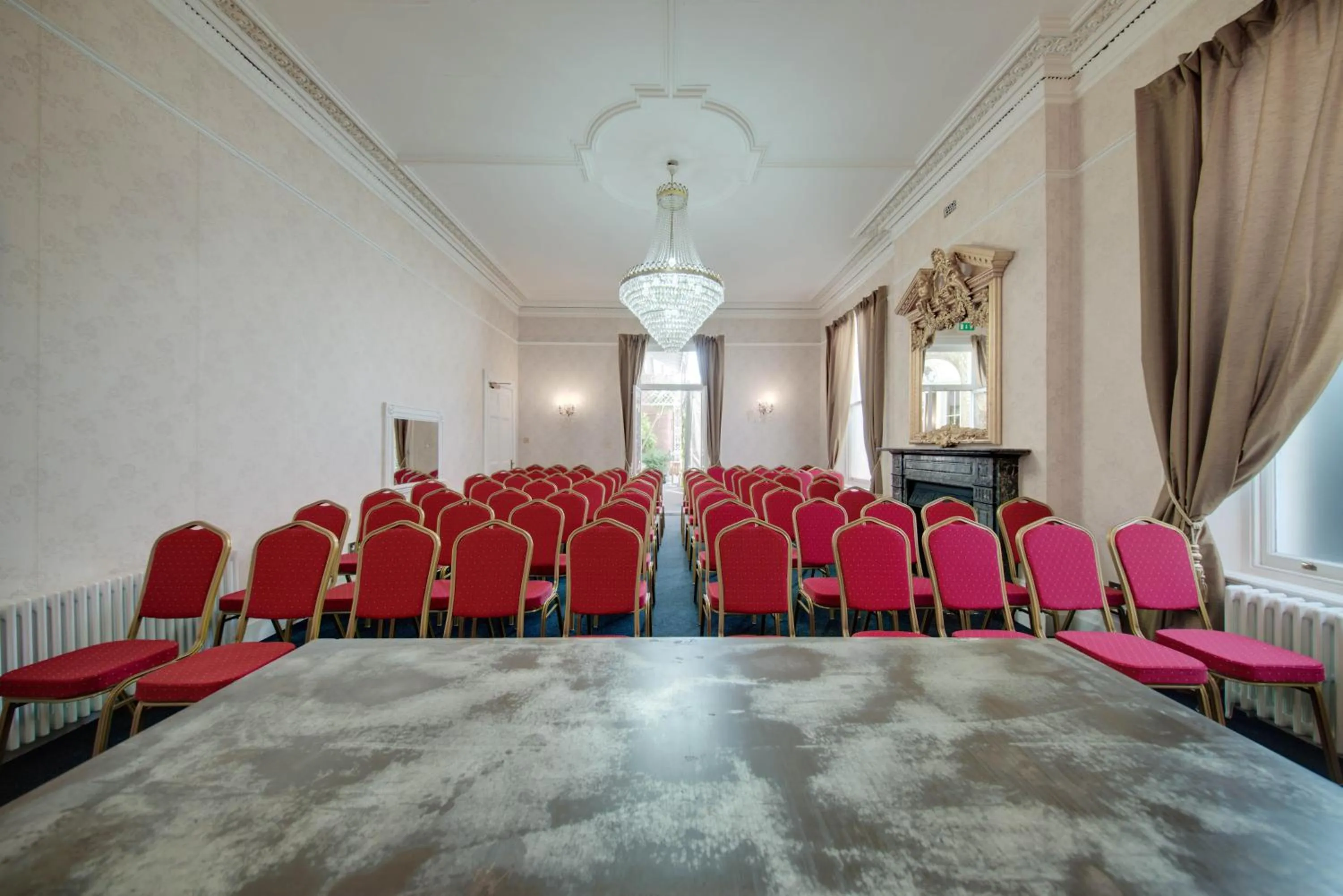 Banquet/Function facilities in Stone Court House