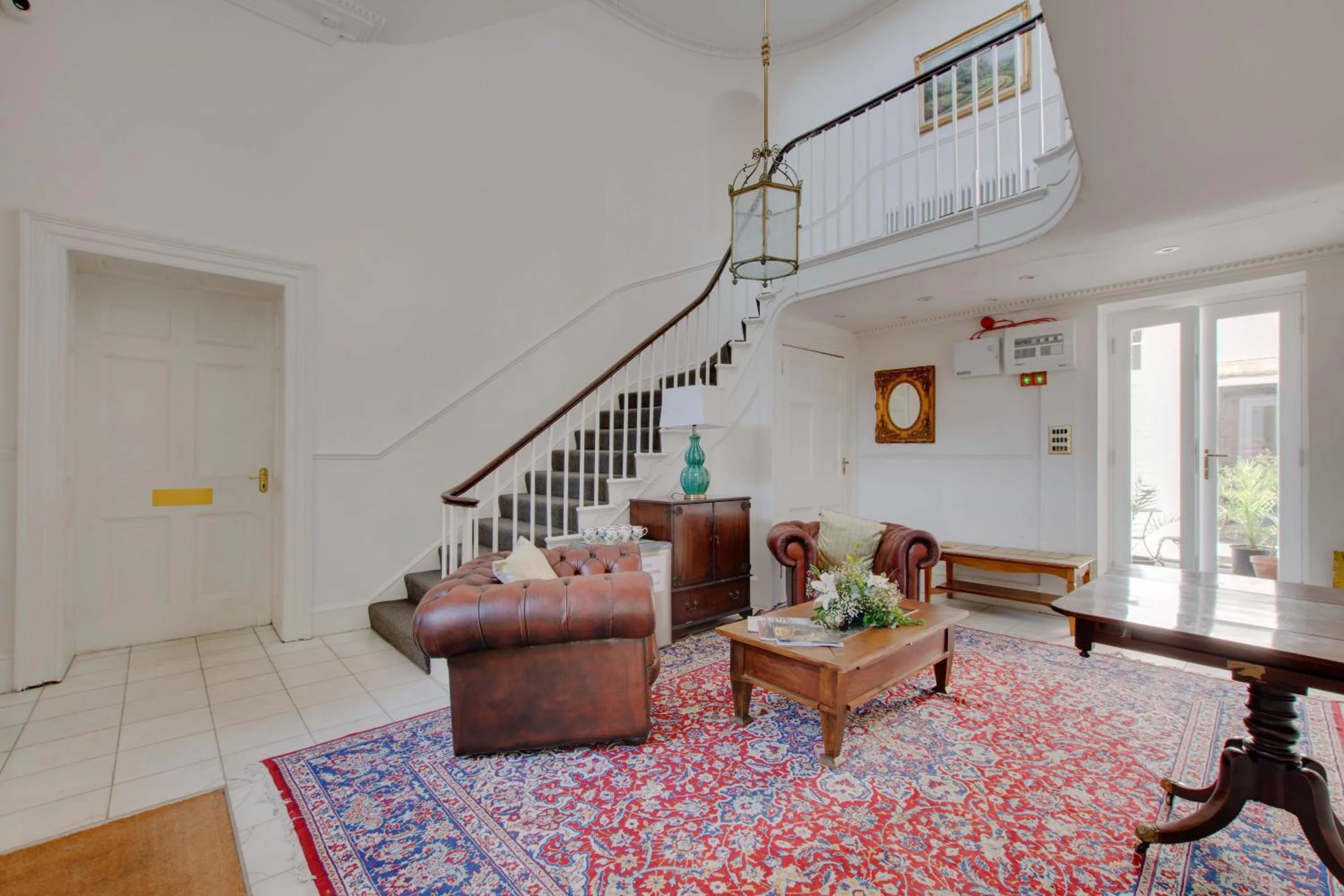 Lobby or reception in Stone Court House