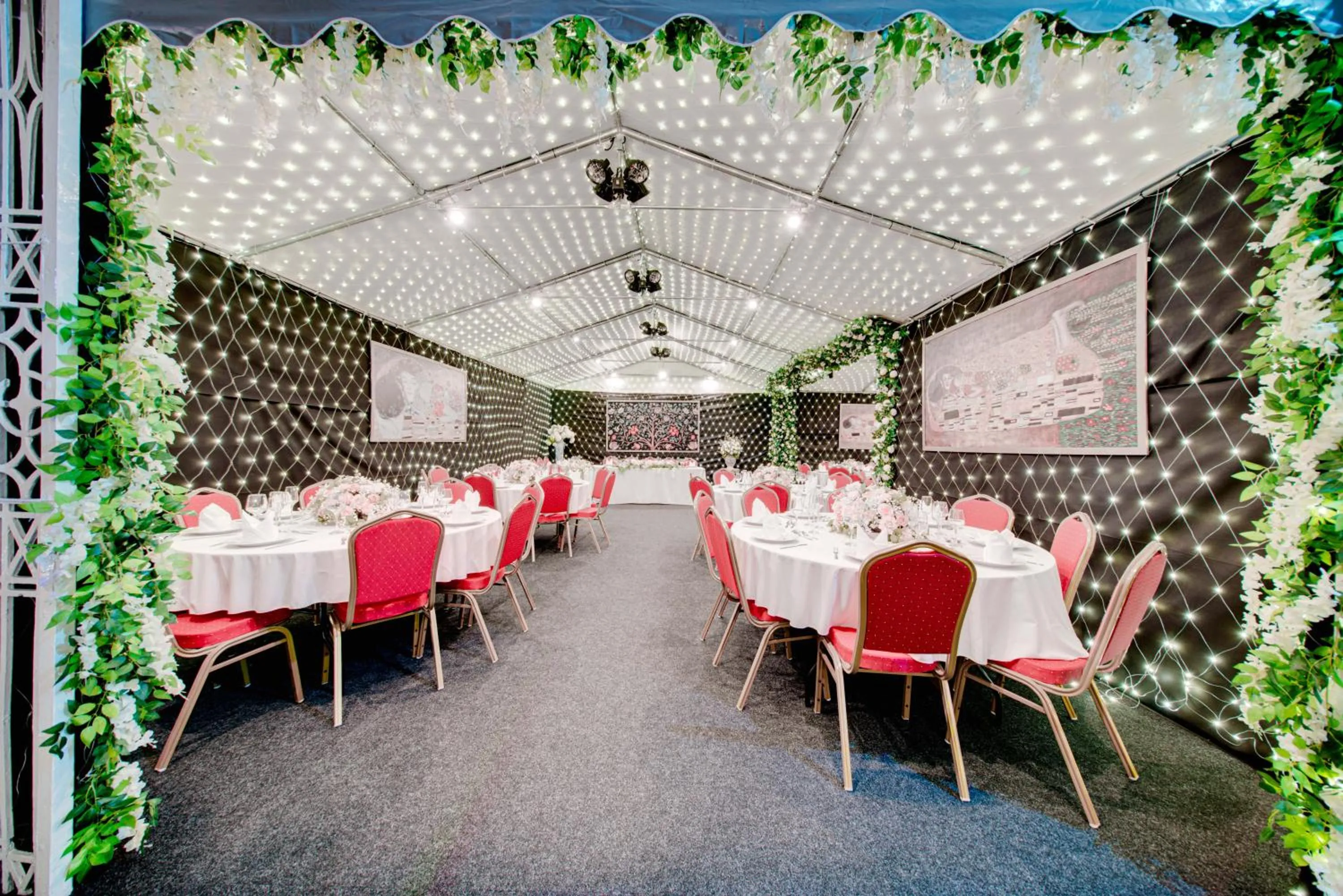 Banquet/Function facilities in Stone Court House