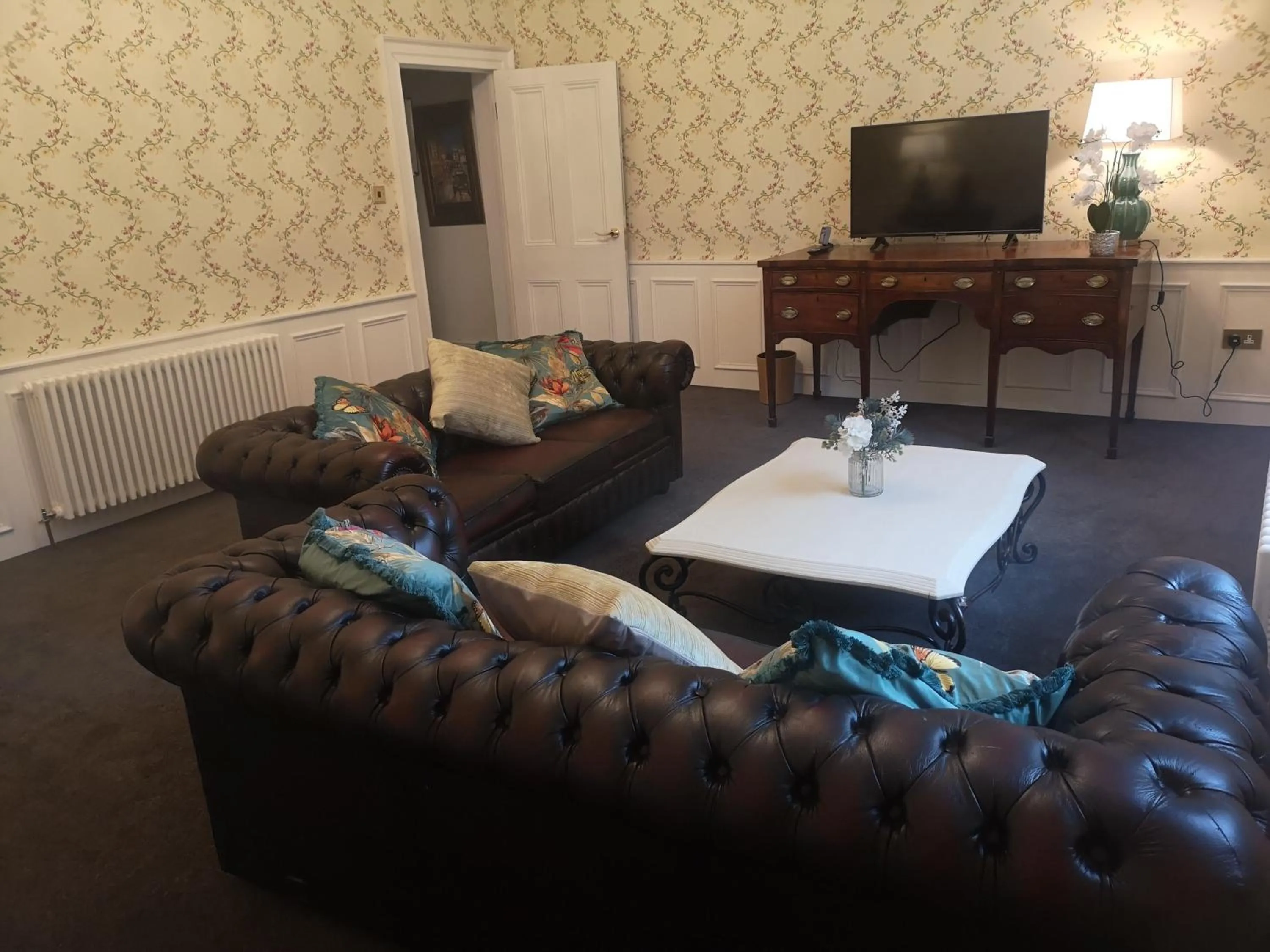 TV and multimedia in Stone Court House