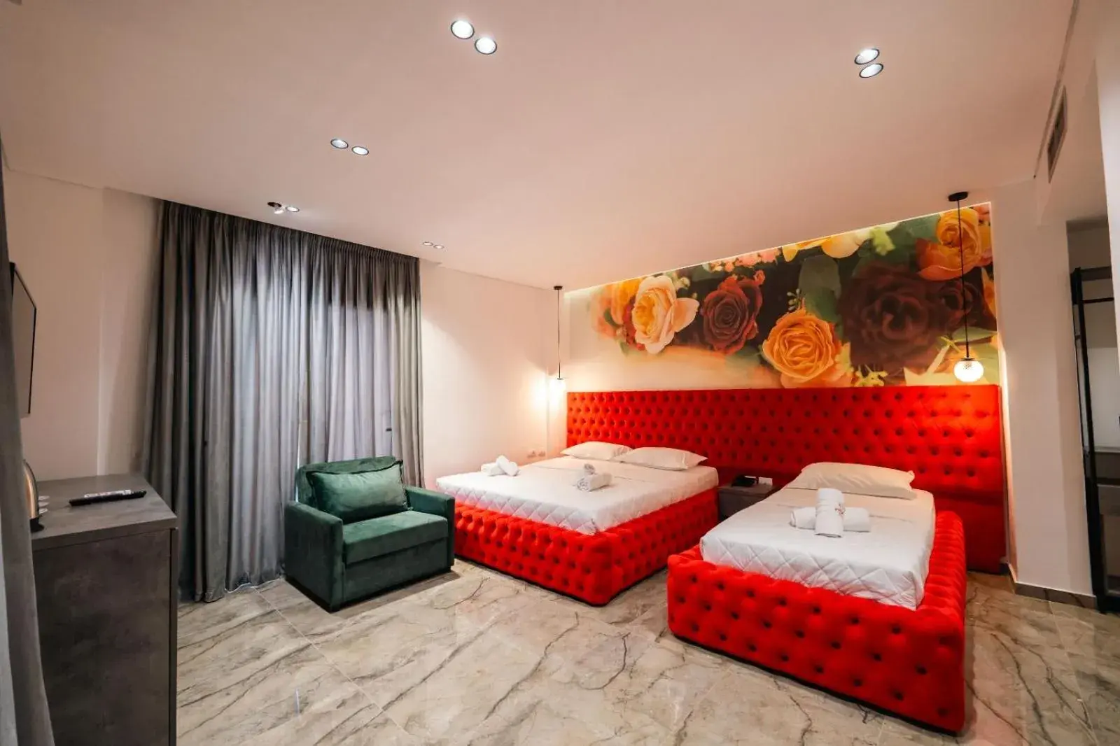 Suite with Balcony in Hotel Eagle Suite with Balcony in Hotel Eagle