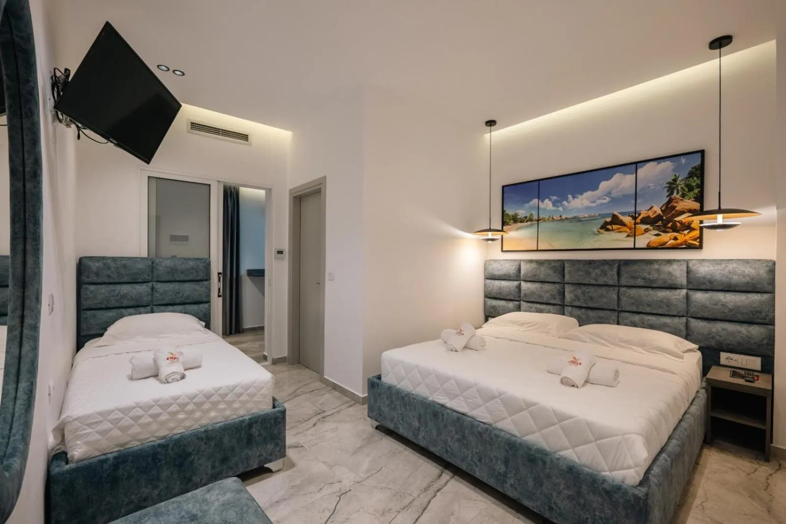 Photo of the whole room, Bed in Hotel Eagle