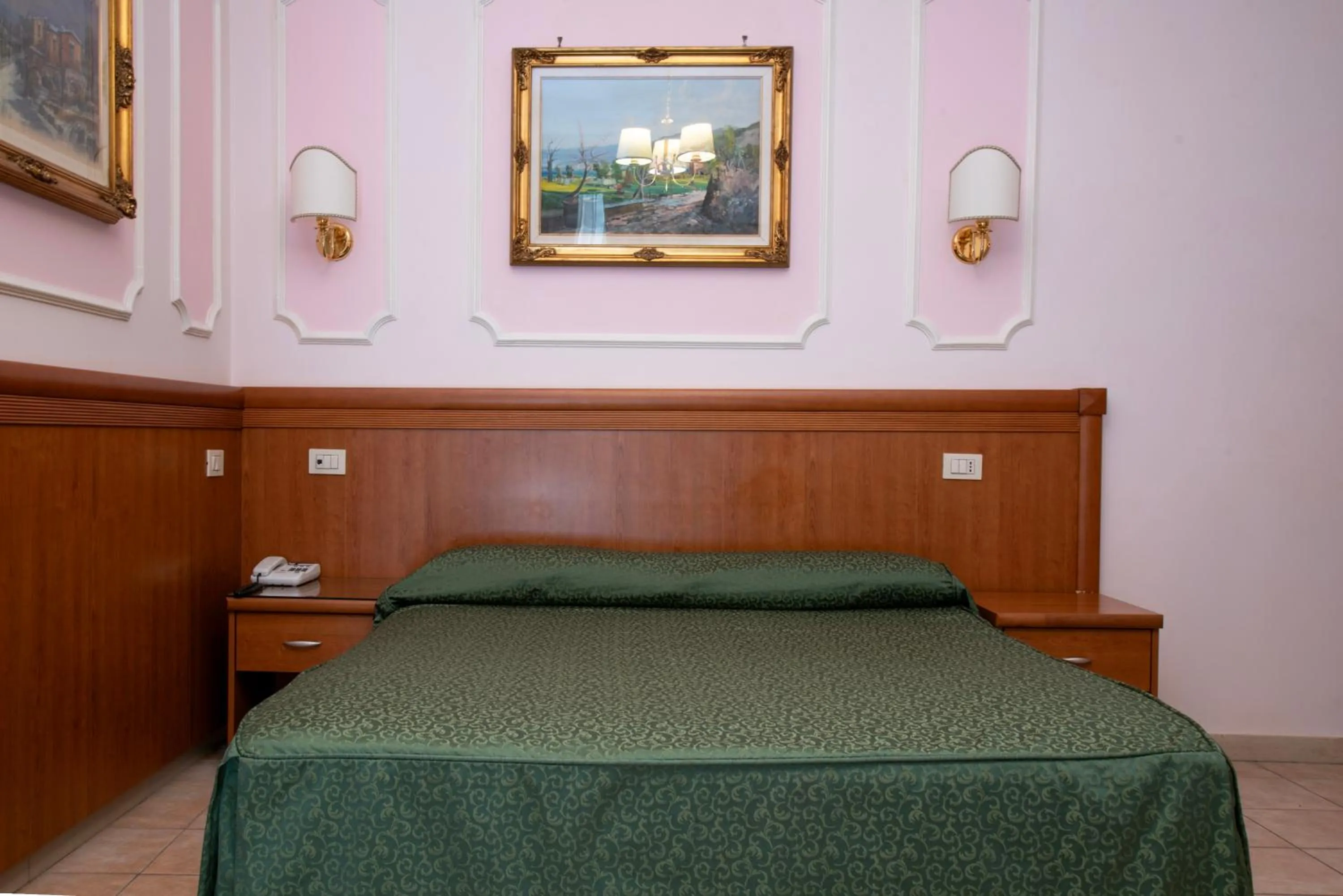 Bed in Hotel Philia