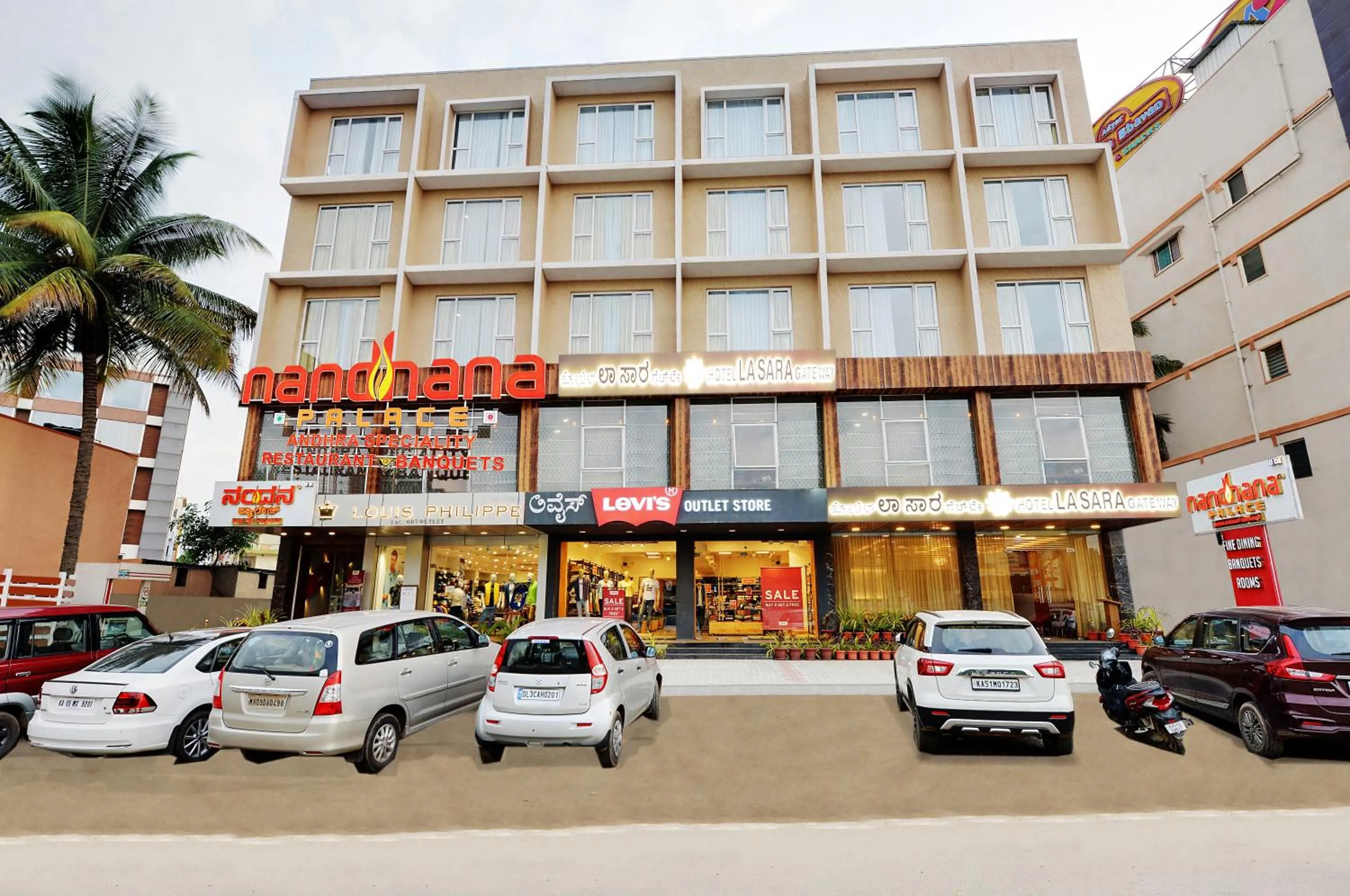 Property building in La Sara Gateway