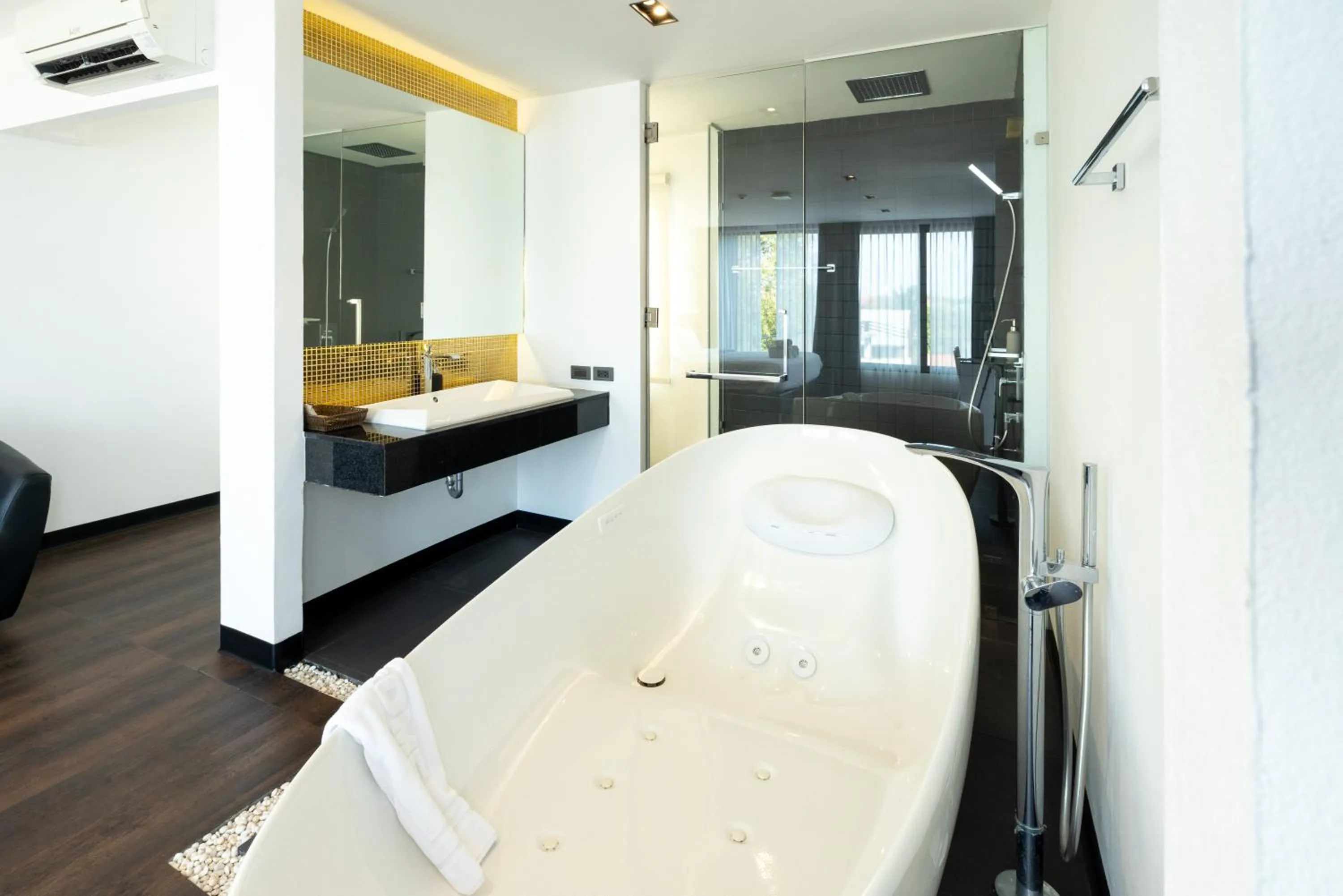 Photo of the whole room, Bed in NANEE Phra Singh