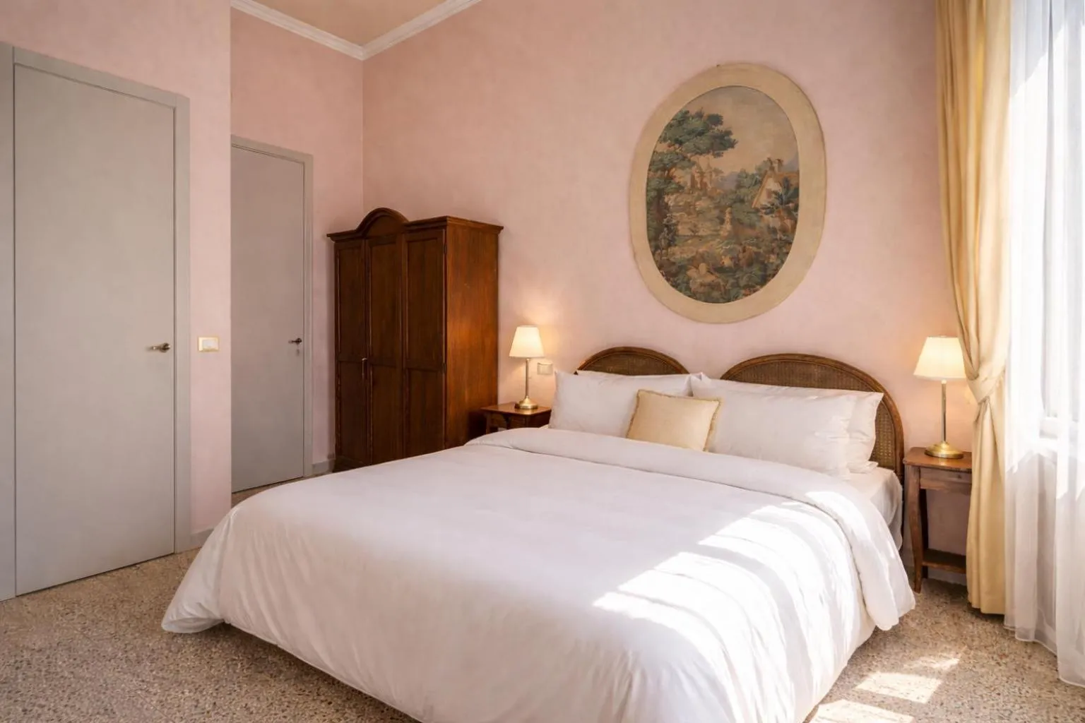 Bed in Relais San Lorenzo - Lucca Historic Center & Private Parking