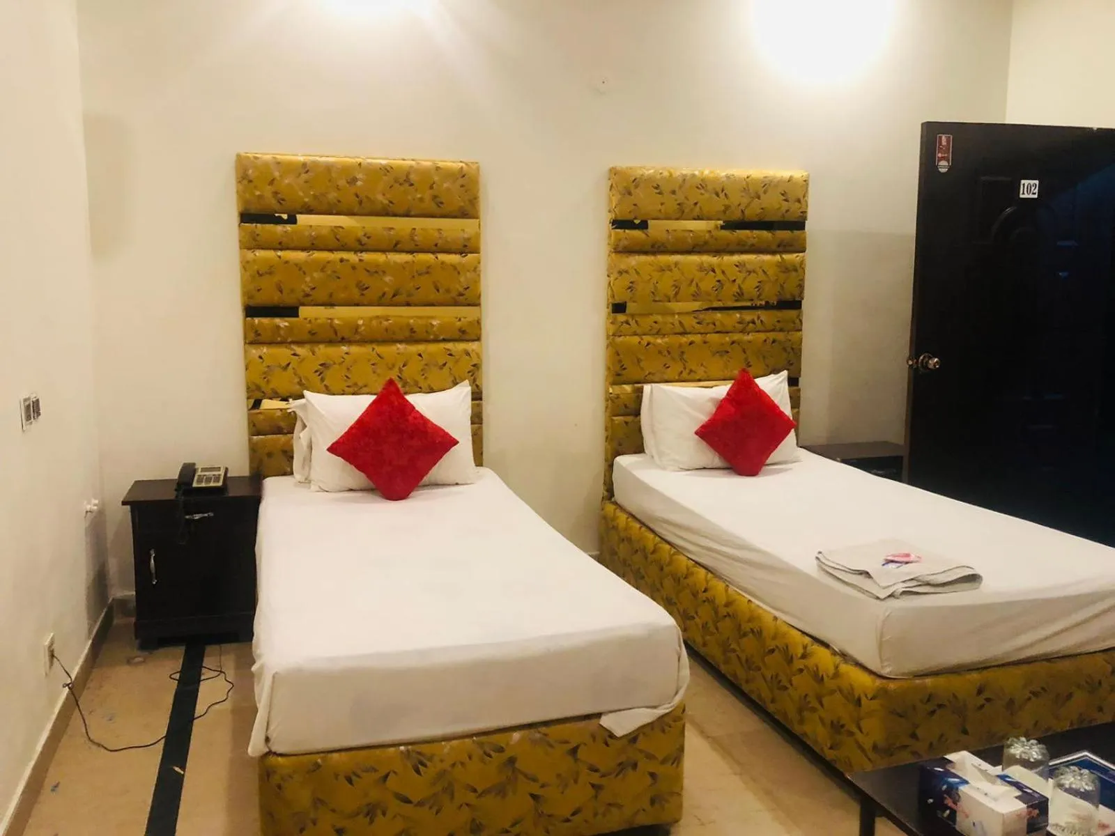Large Twin Room in Hotel Royal Grand