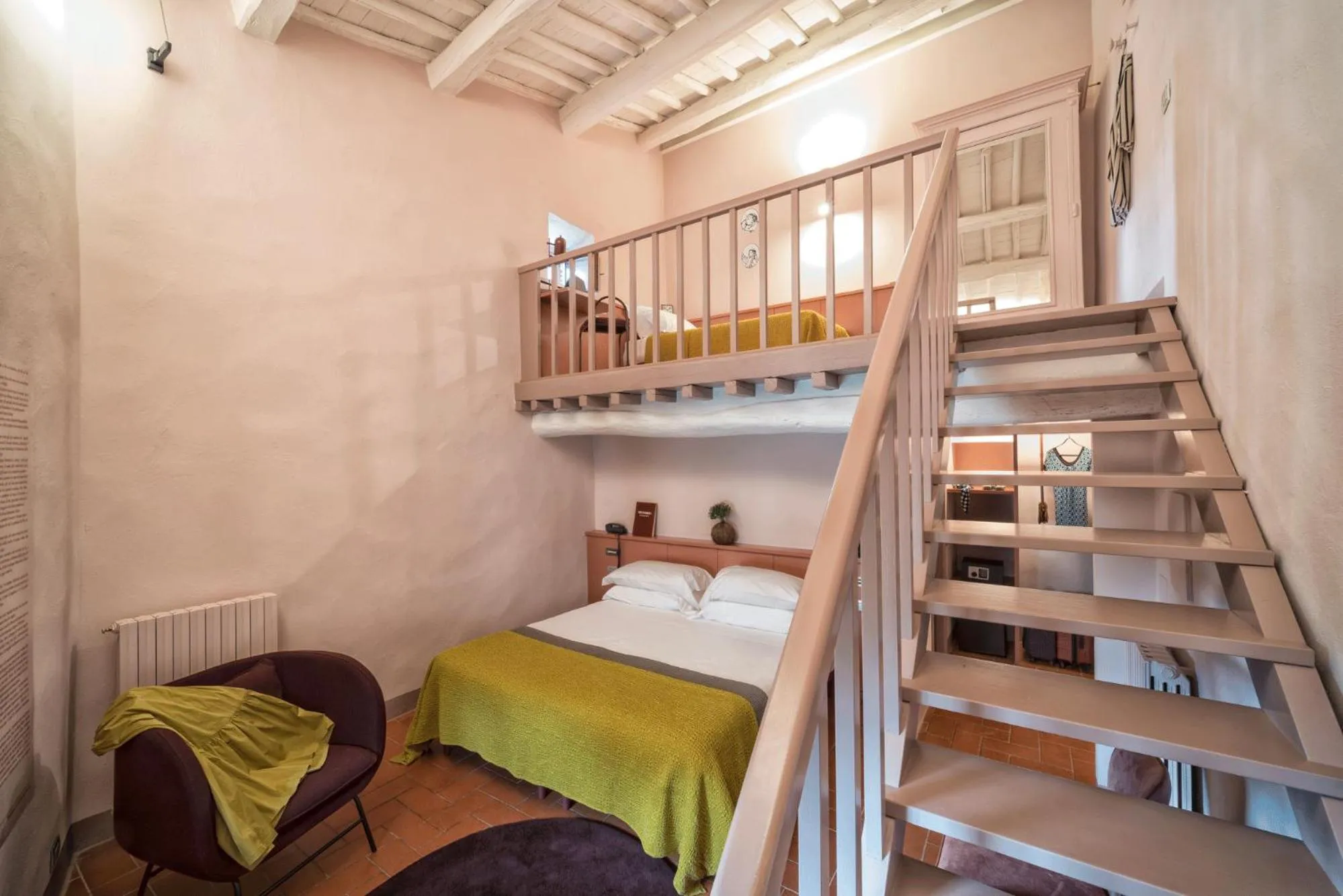 Bedroom, Bed in La Pensione di Vignamaggio