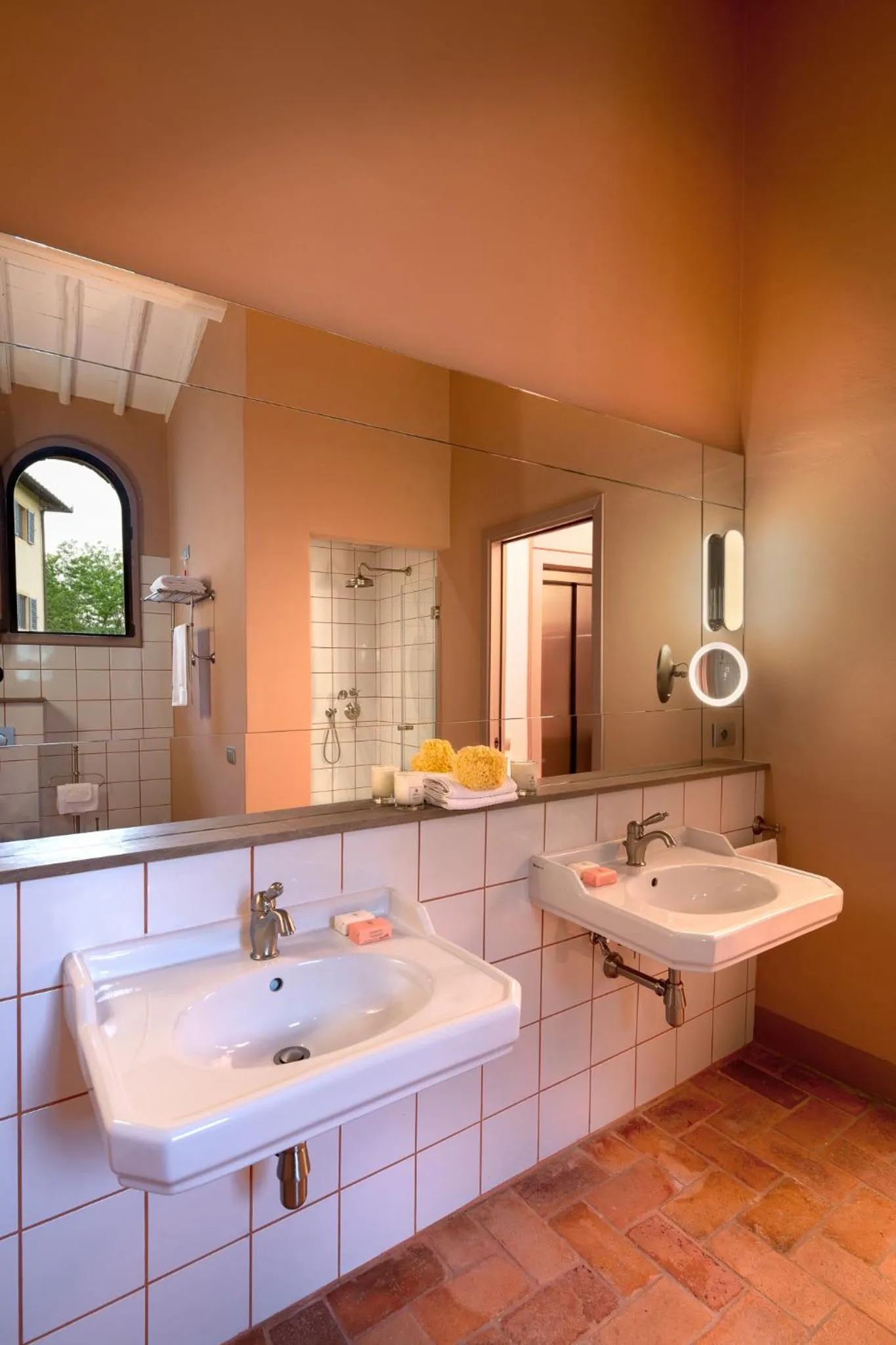 Bathroom in La Pensione di Vignamaggio