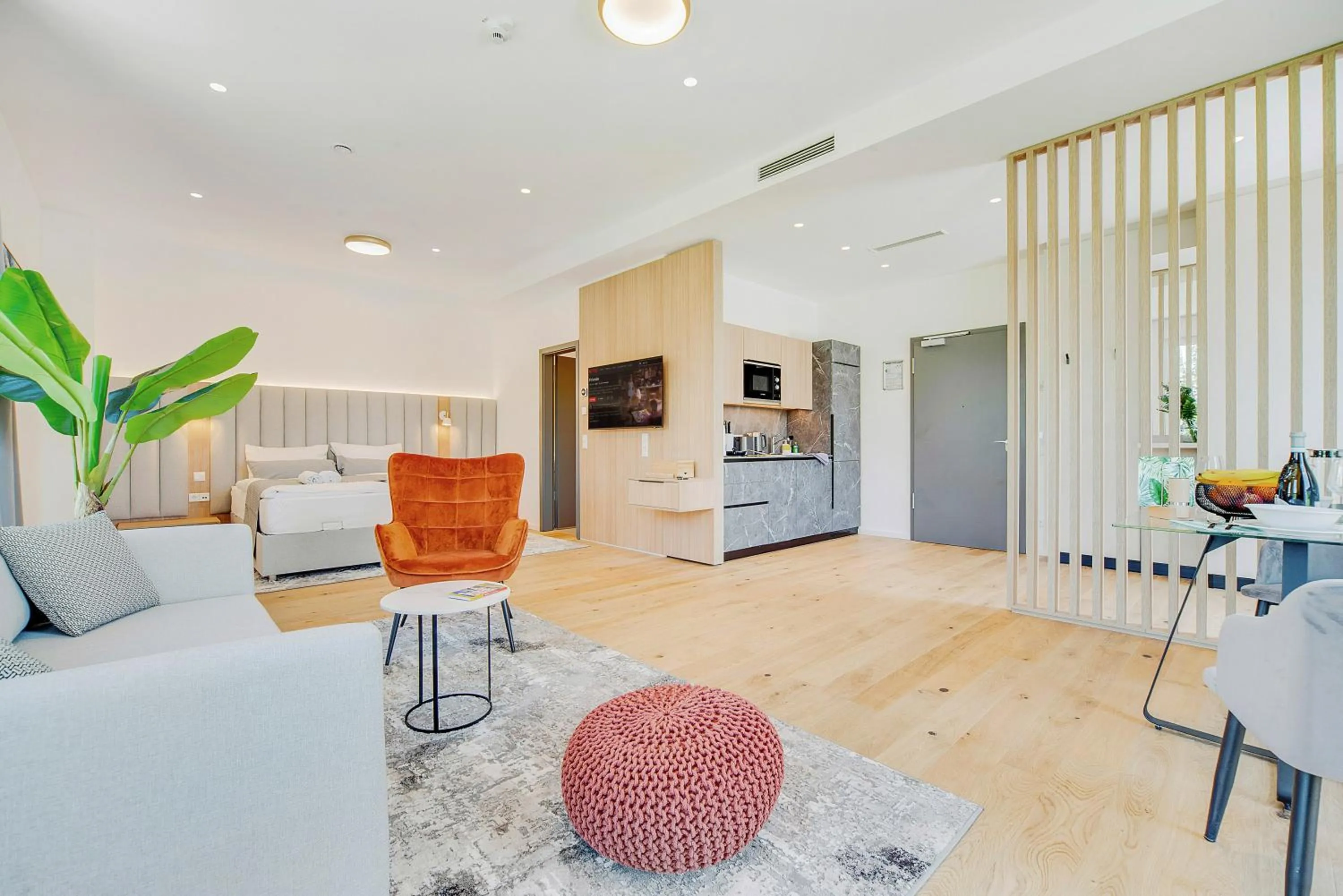 Living room in BRIGHT: Rosenheim Aicherpark