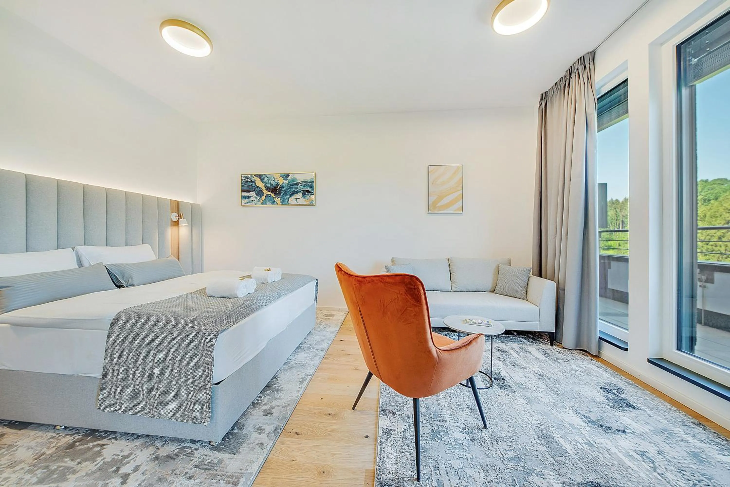 Living room, Bed in BRIGHT: Rosenheim Aicherpark