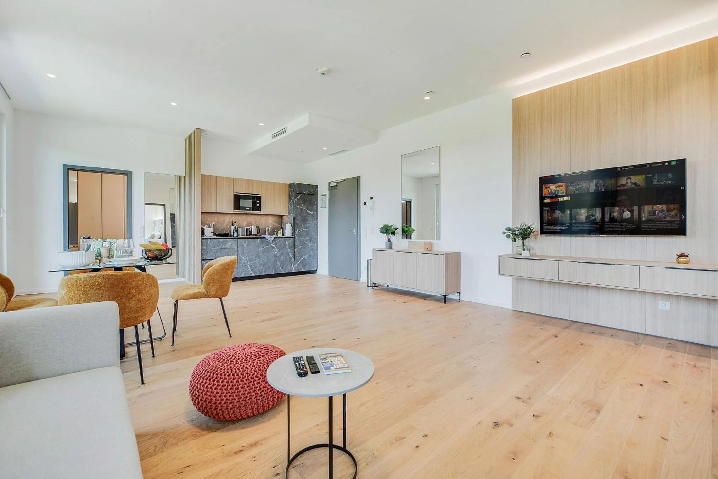 Living room in BRIGHT: Rosenheim Aicherpark