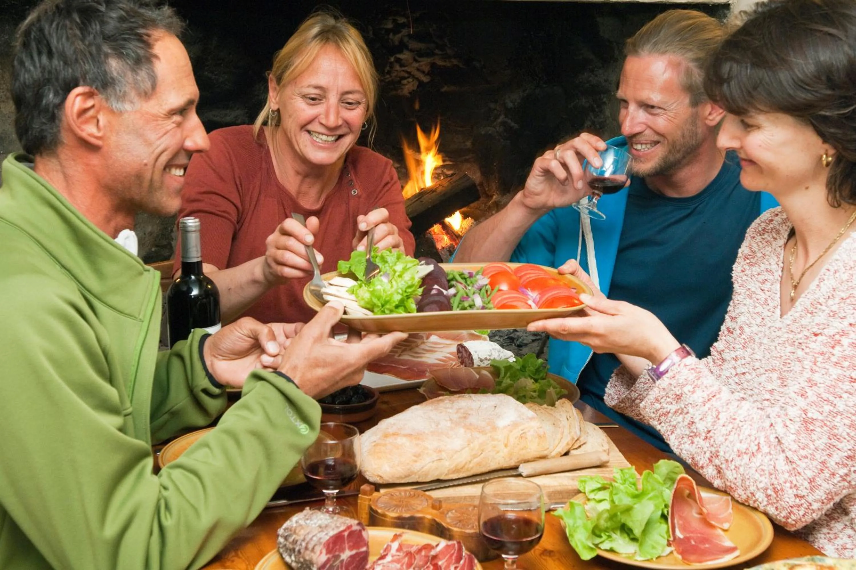 Restaurant/places to eat in Gîte Chalet La Vie Sauvage