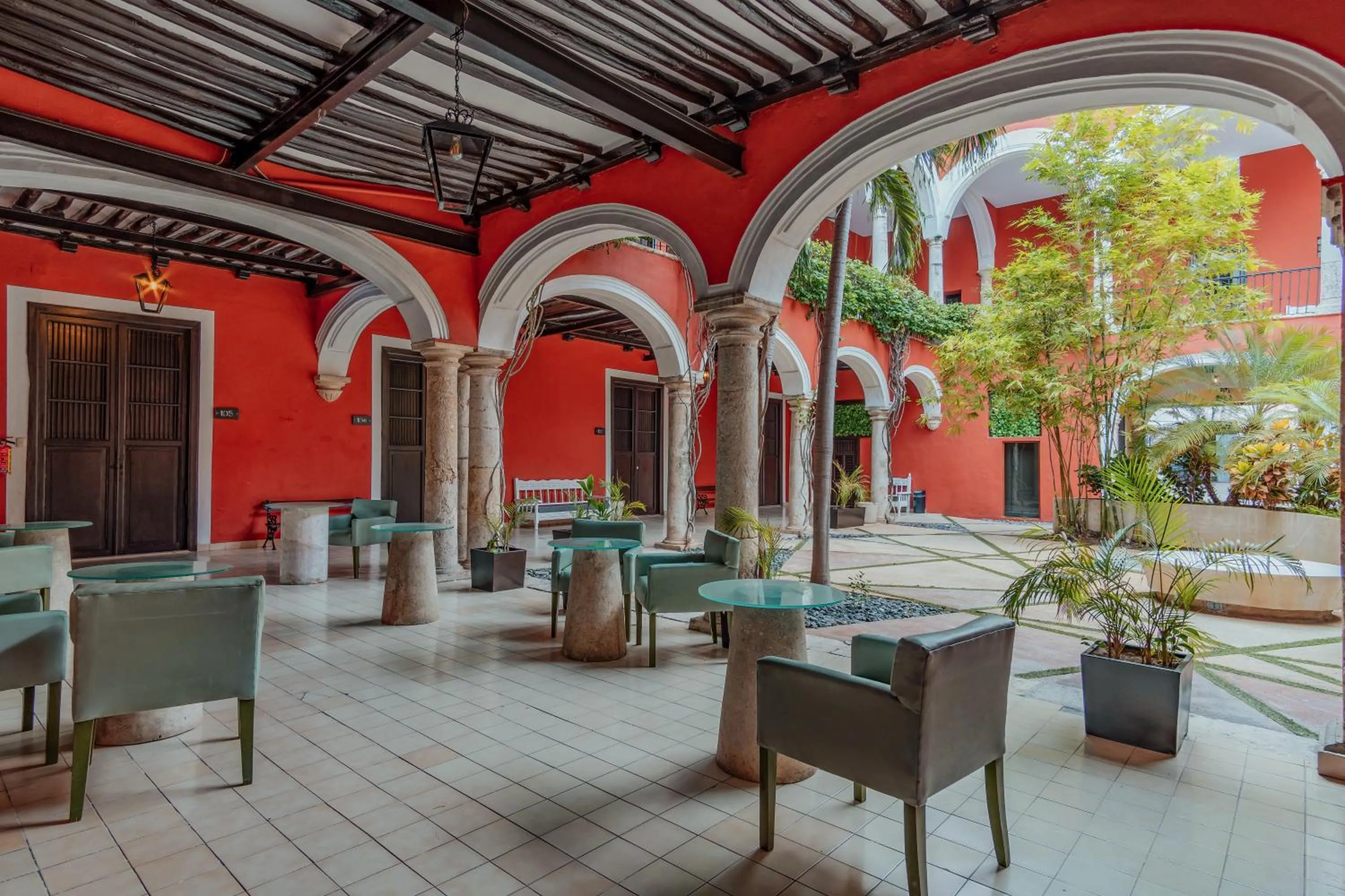 Restaurant/places to eat in Hotel HO Merida