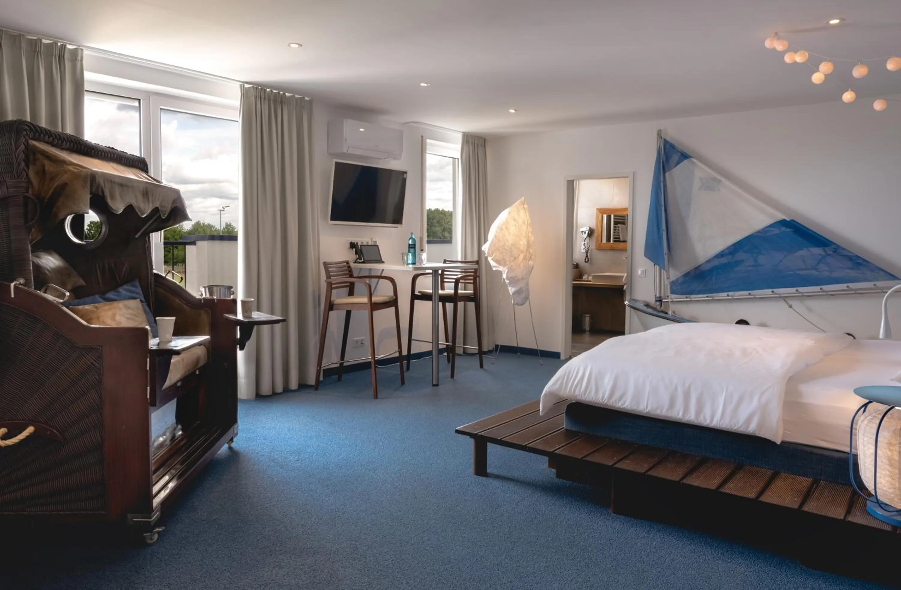 Living room, Bed in Sport- & Seminarhotel Glockenspitze