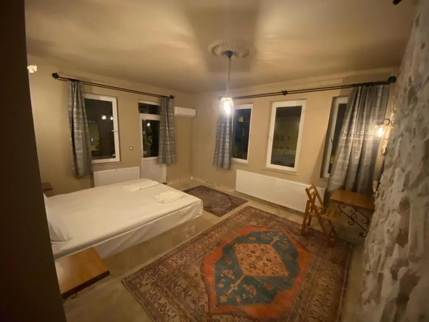 Photo of the whole room, Bed in Ala Stone House