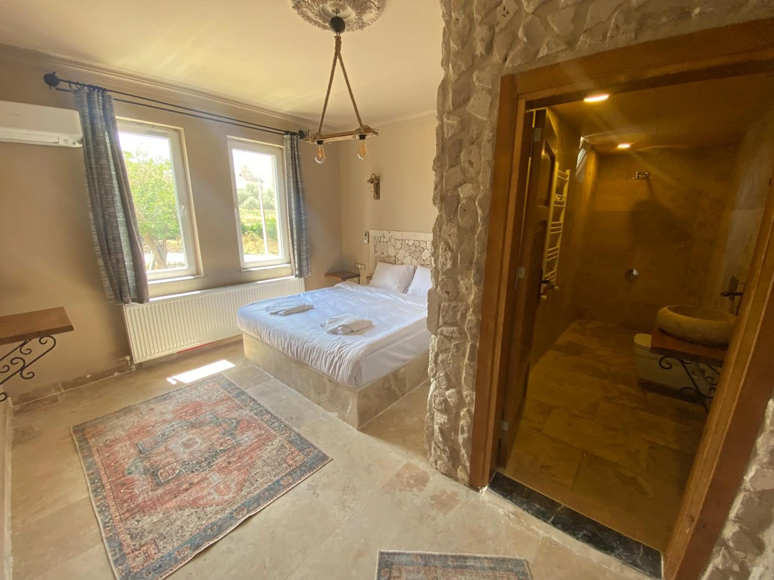 Photo of the whole room, Bed in Ala Stone House