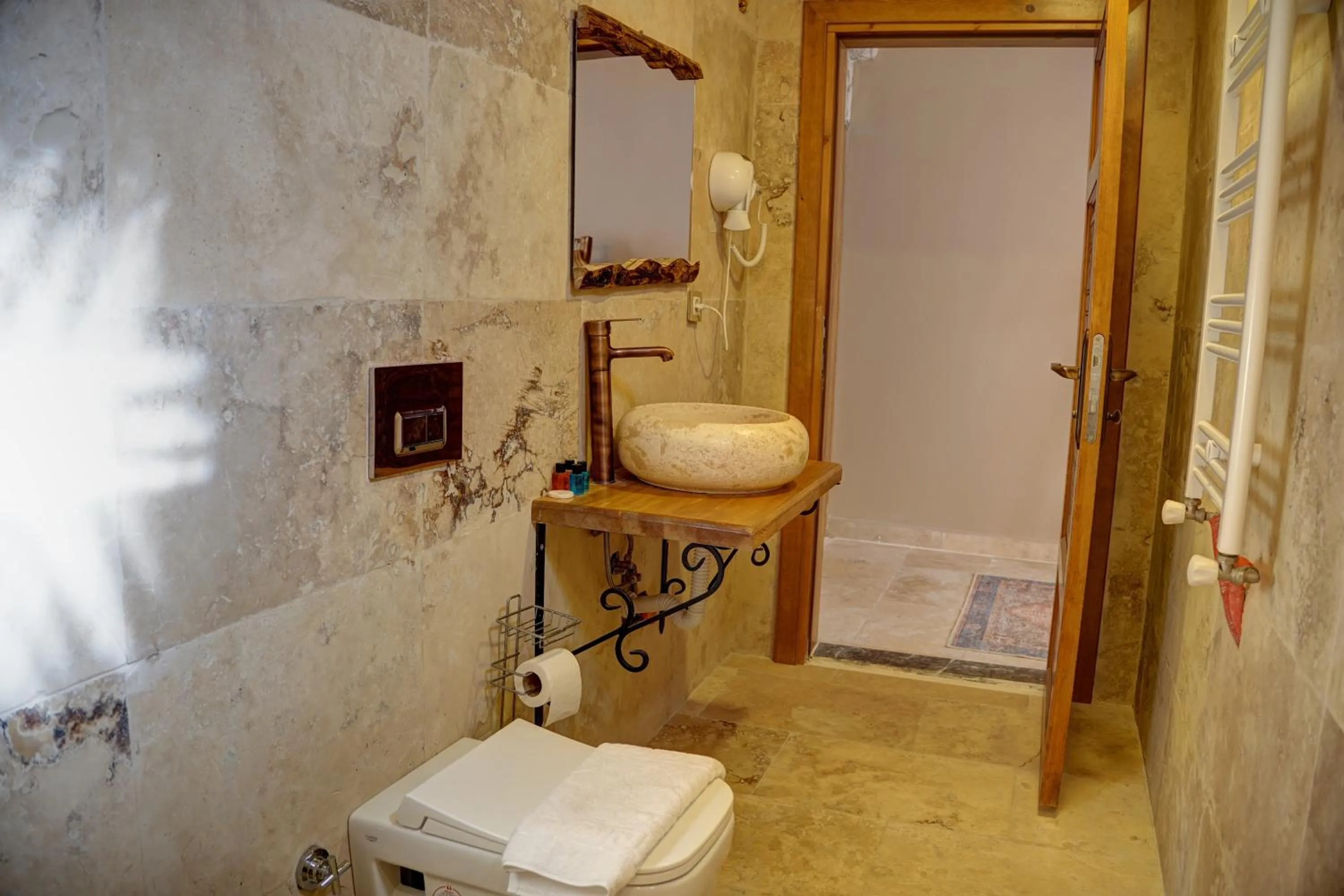 Shower in Ala Stone House
