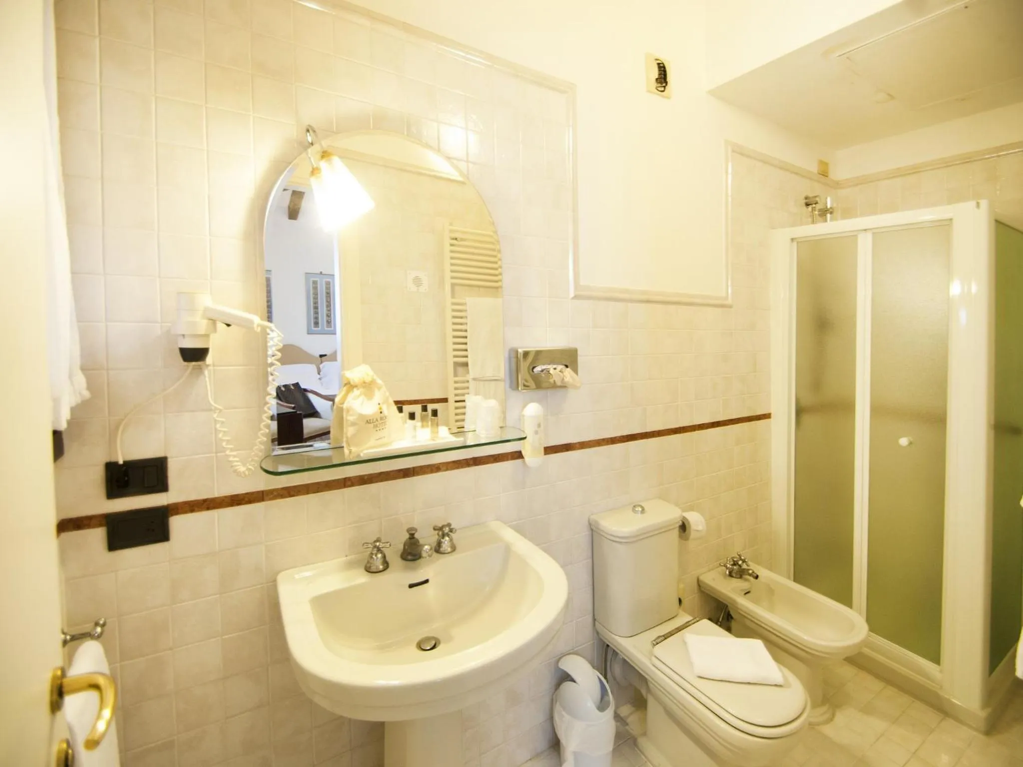 Bathroom in Alla Rocca Hotel Conference & Restaurant