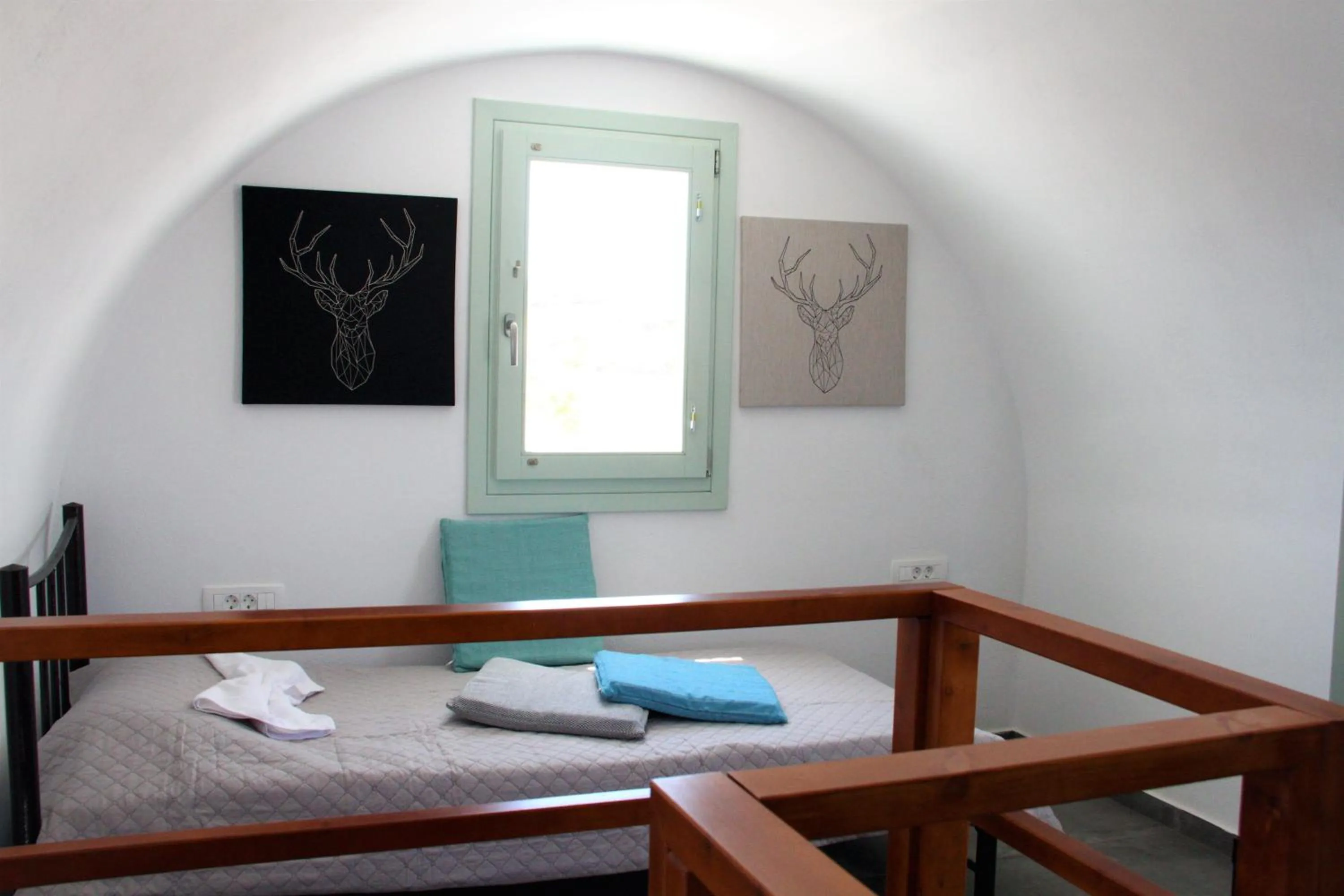 Bed in White Element