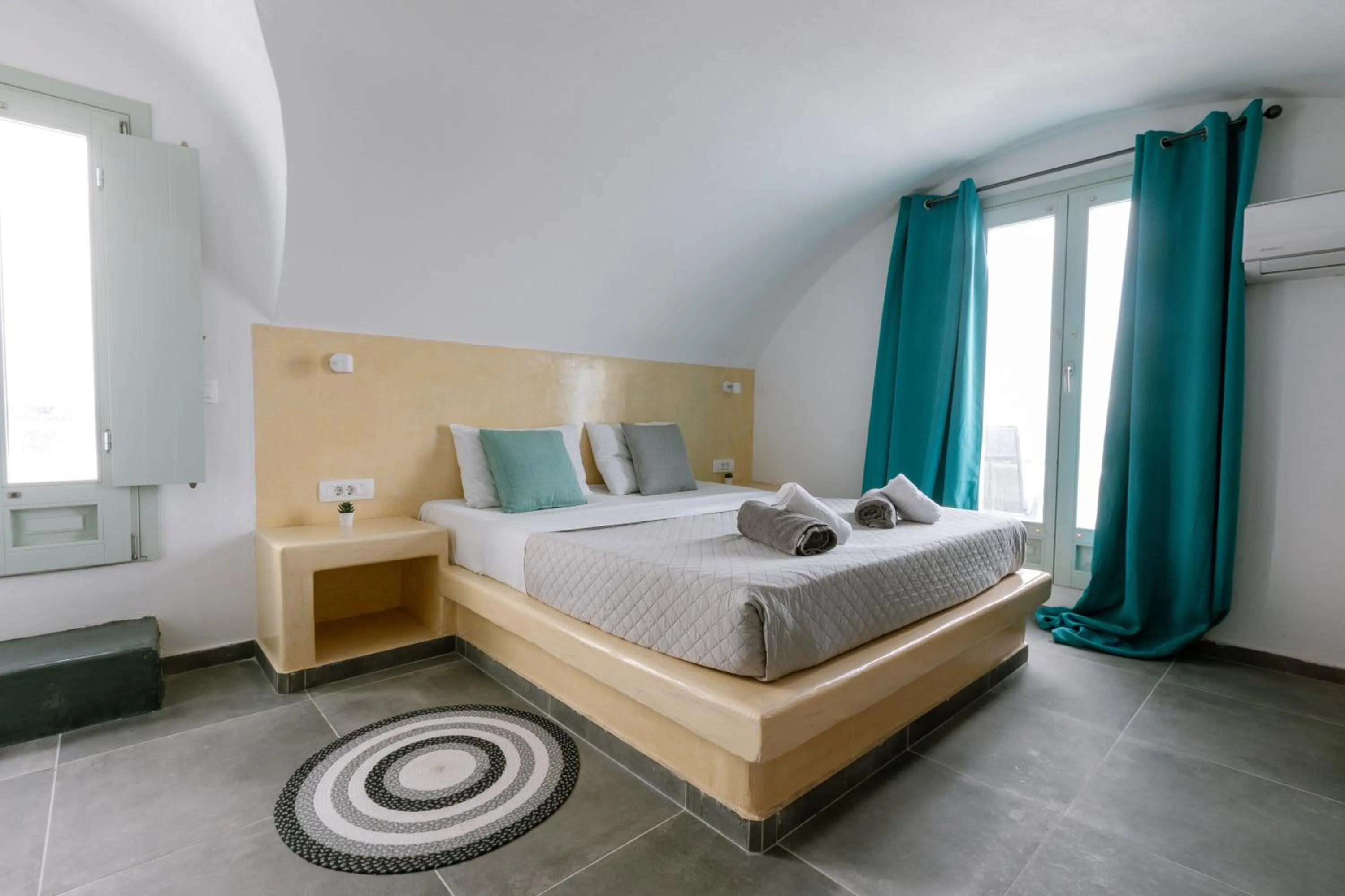 Bedroom, Bed in White Element