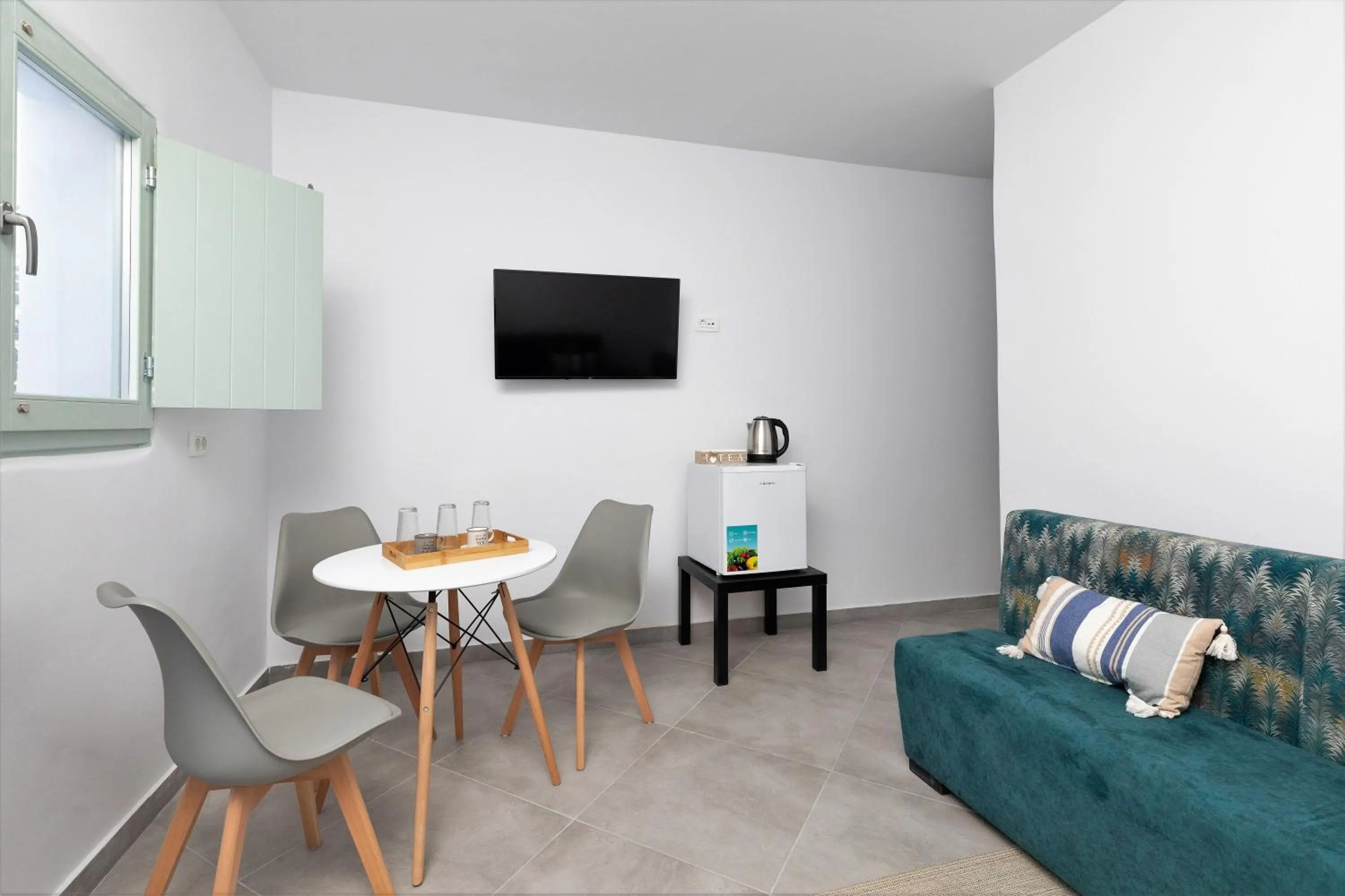 Living room in White Element