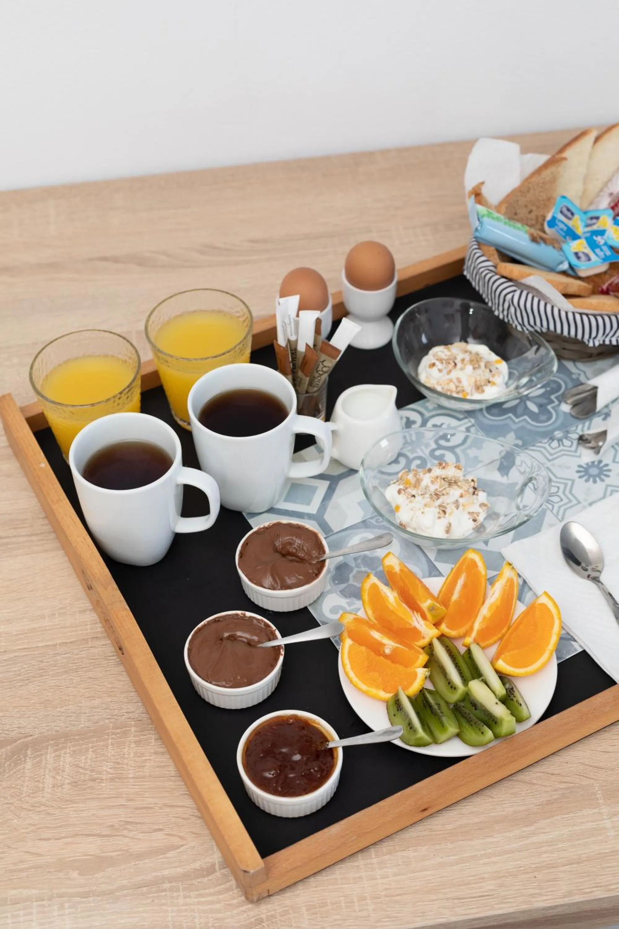 Continental breakfast in White Element