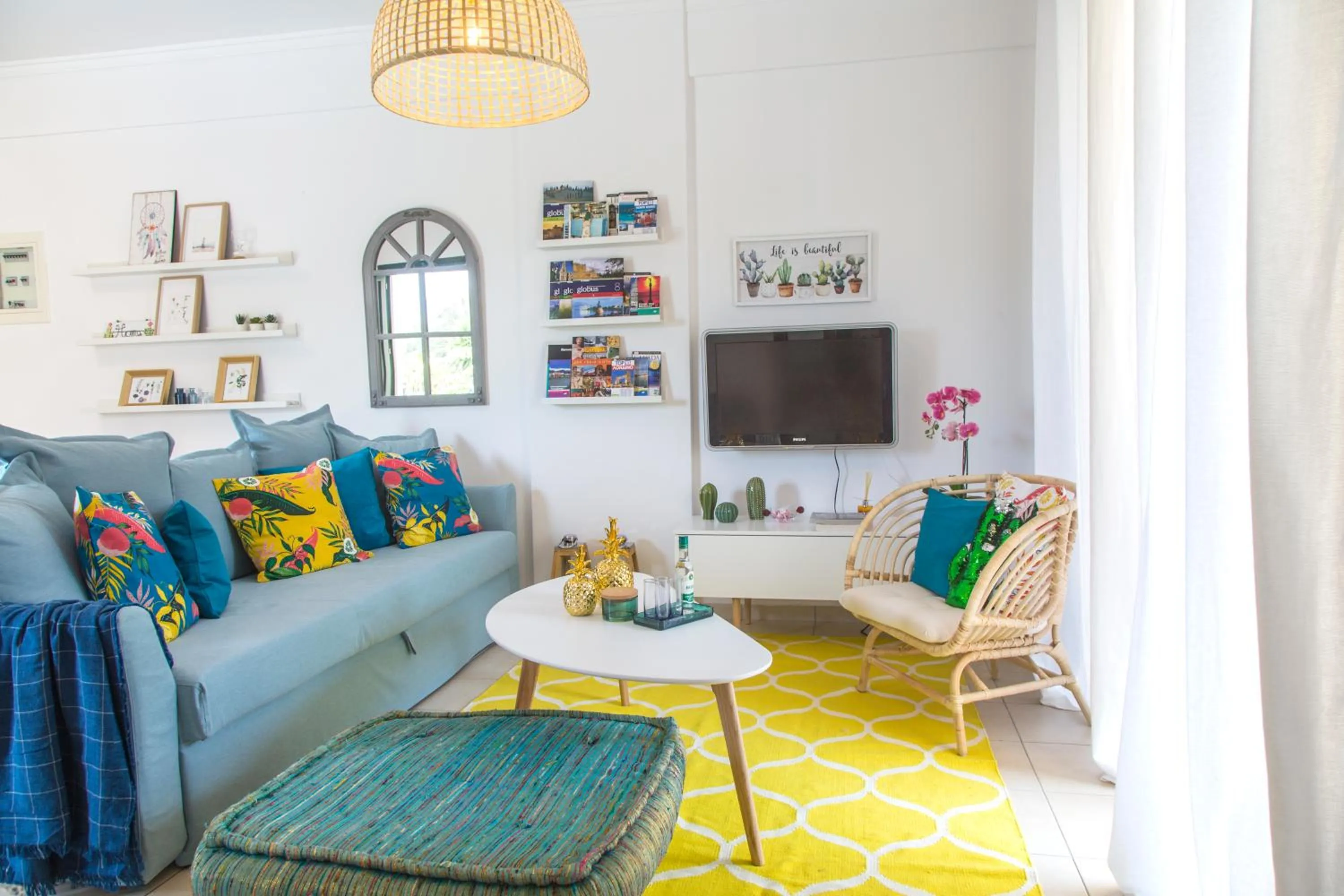 Living room in Oliva Holiday Homes
