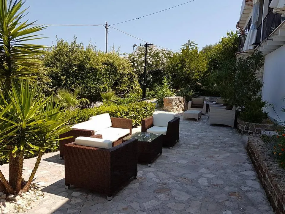 Patio in Albergo Villa Vittoria