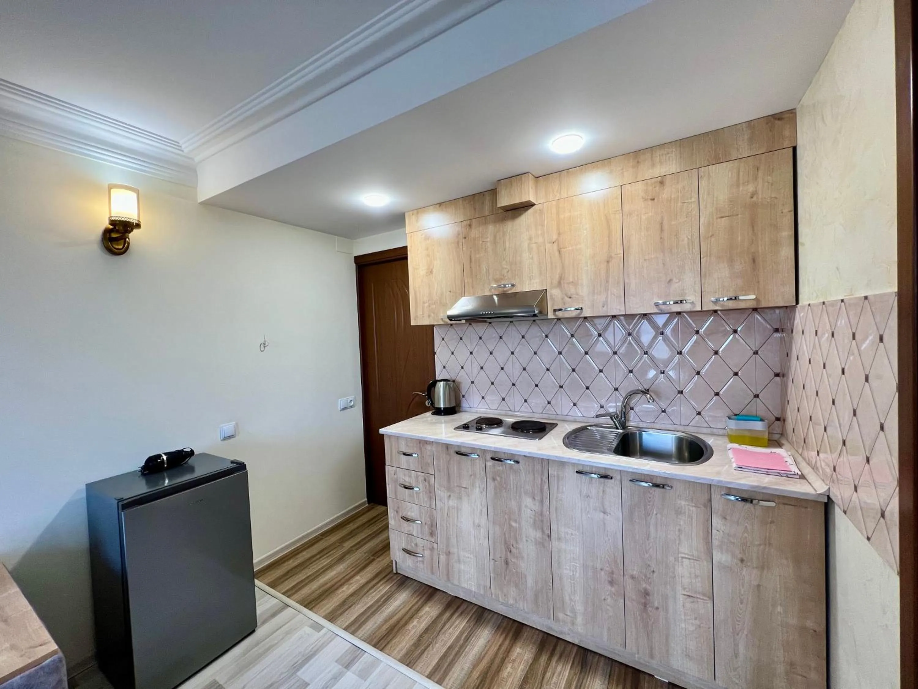 Kitchen or kitchenette in The Hill Guesthouse