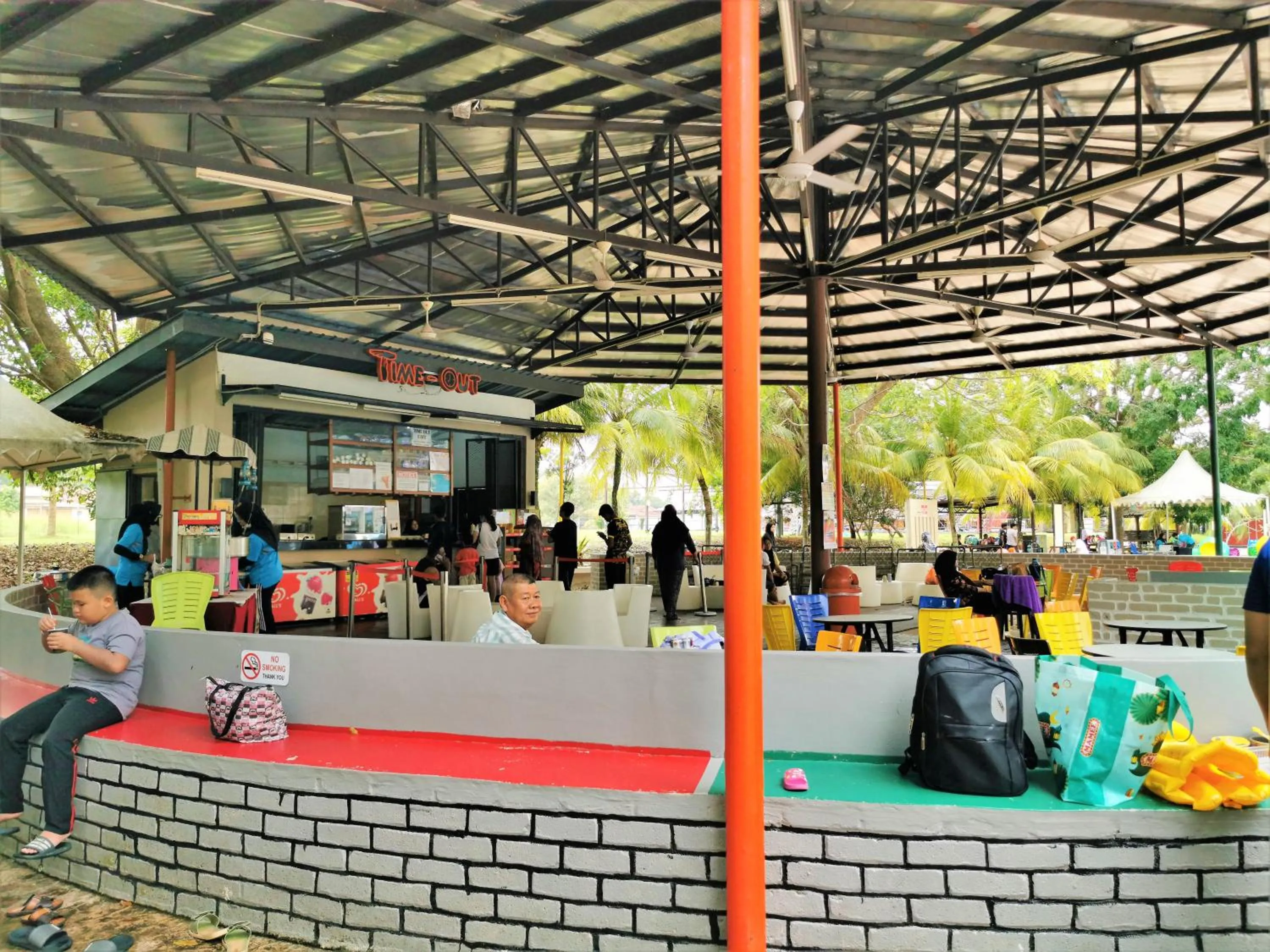 Restaurant/places to eat in FHS Water Themepark Resort Melaka Town City Tengah