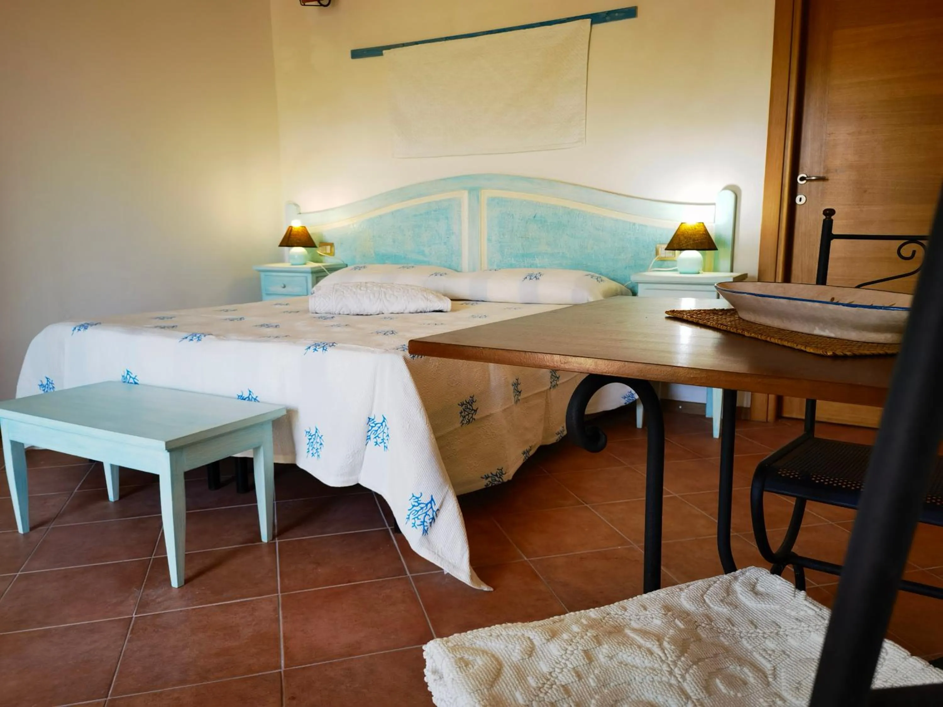 Bed in La Corte degli Ulivi - Albergo Rurale