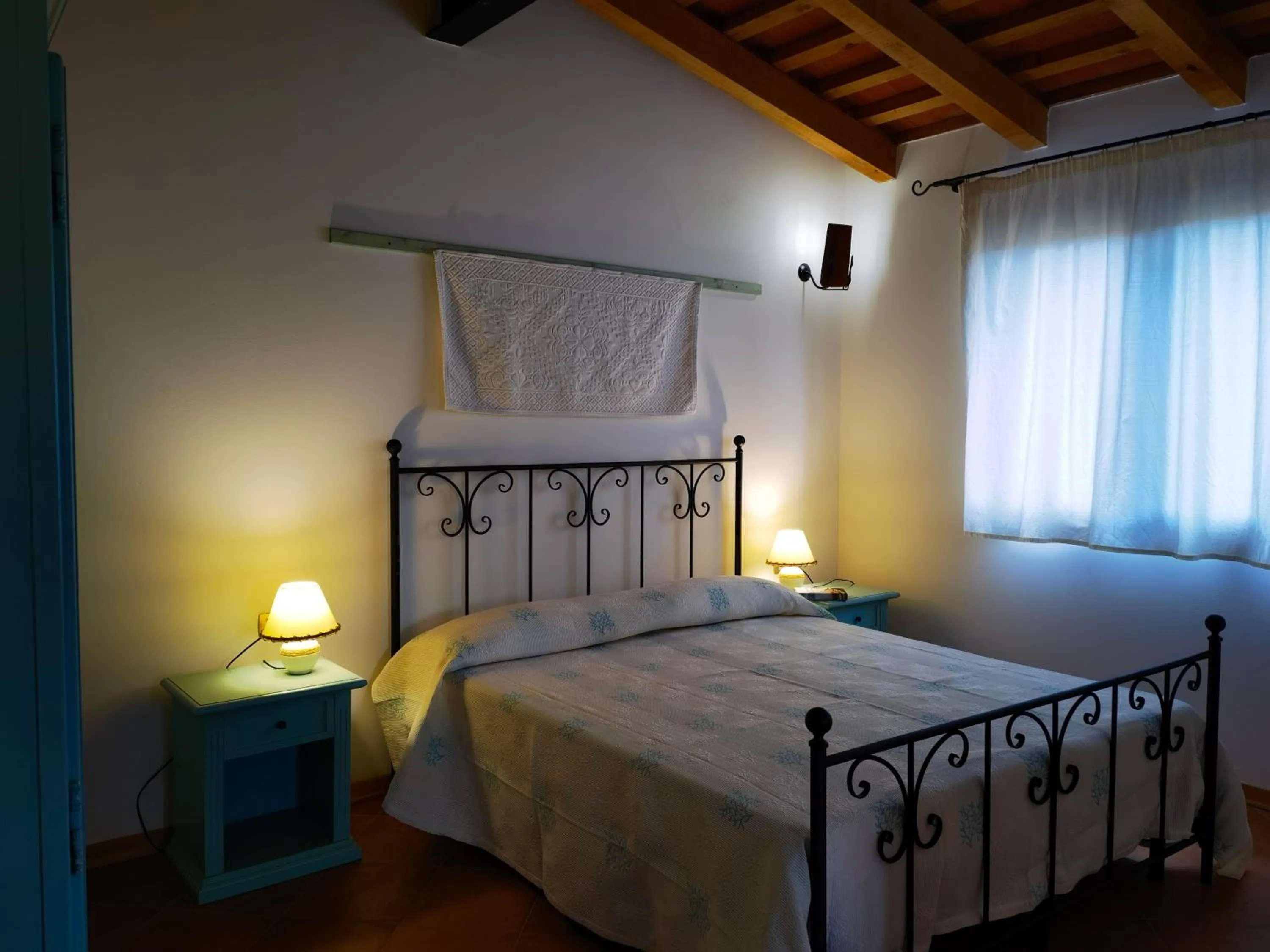 Bed in La Corte degli Ulivi - Albergo Rurale