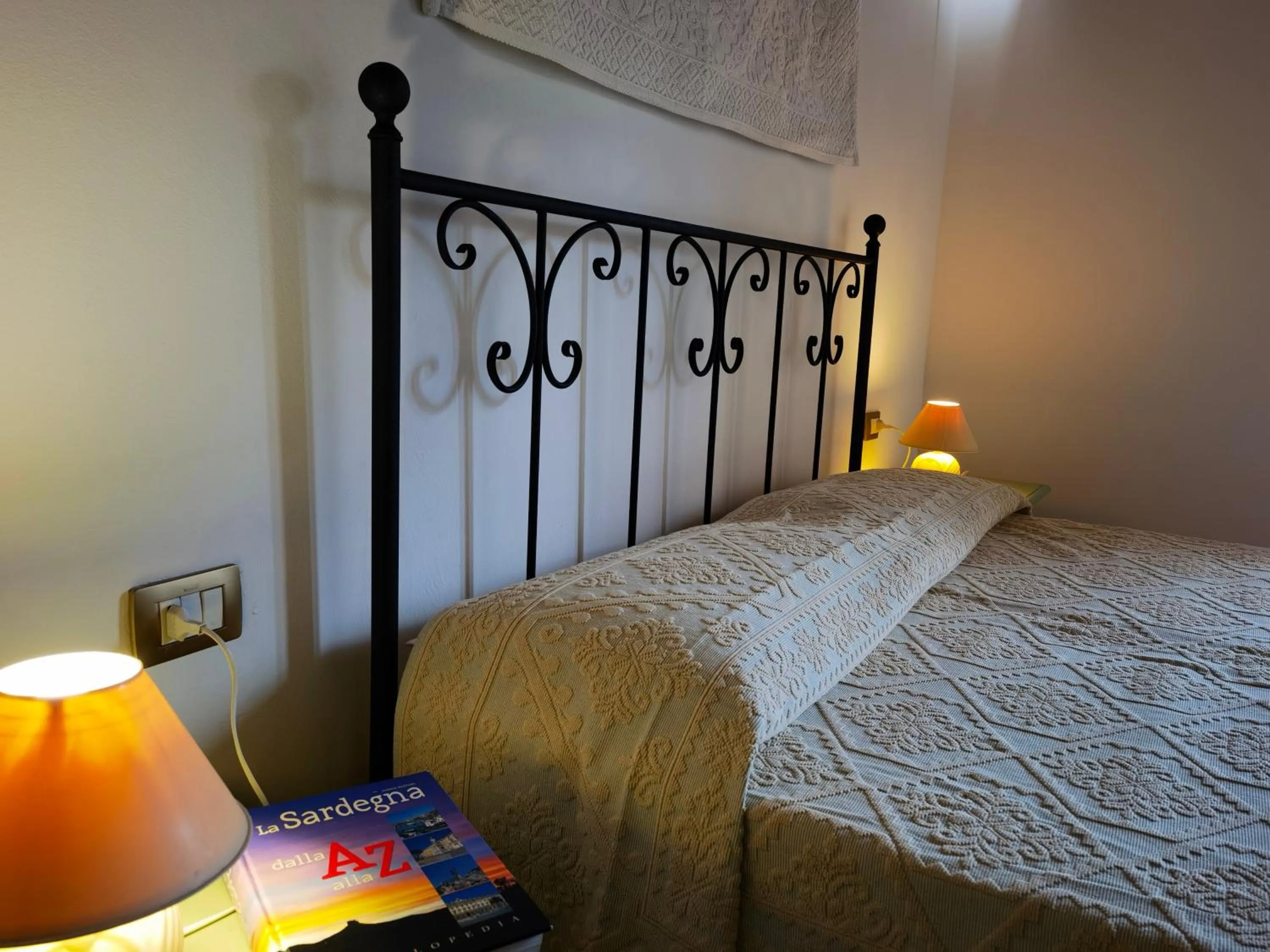 Bed in La Corte degli Ulivi - Albergo Rurale