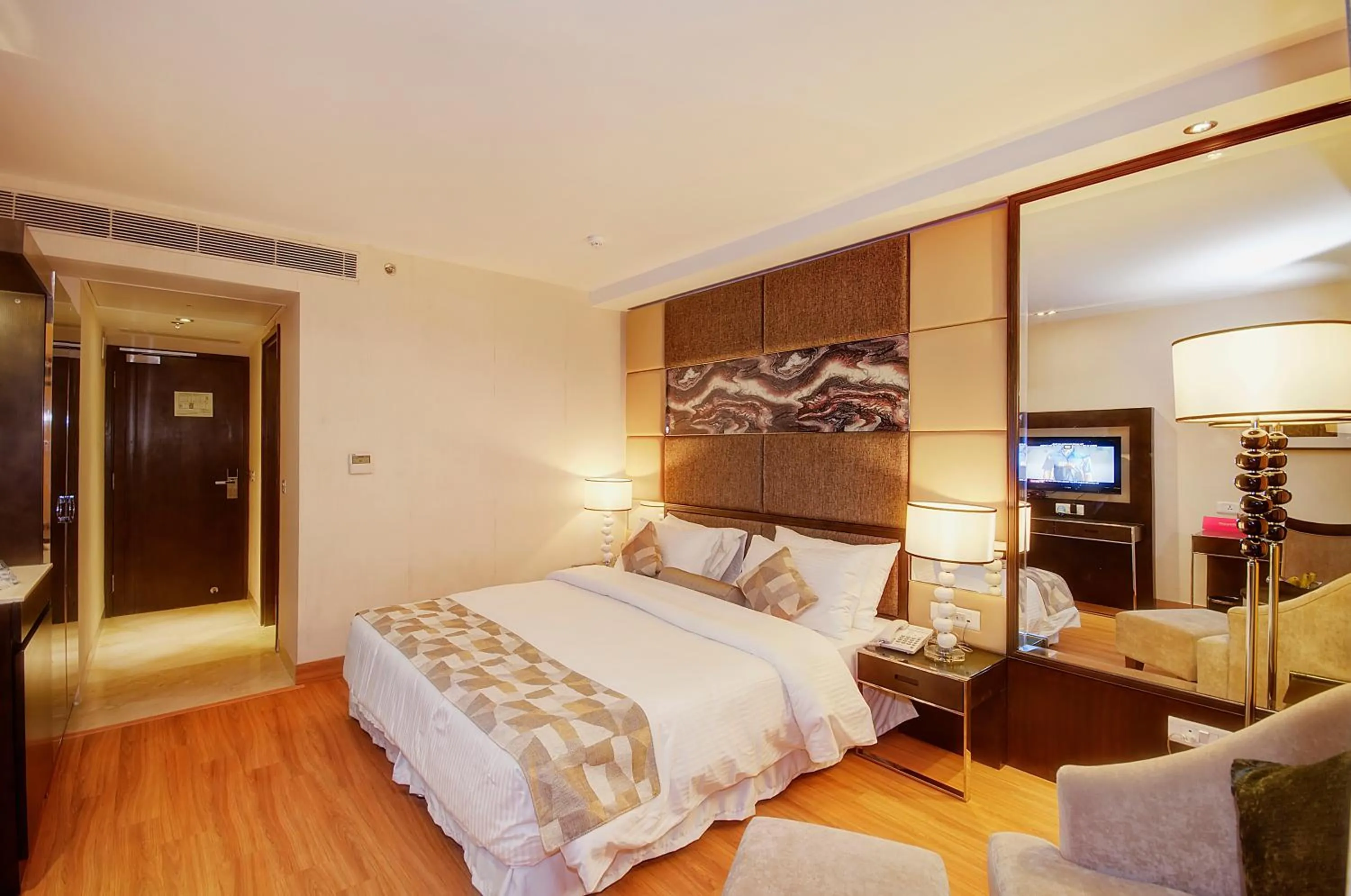 Bed in The Palm Spring a Boutique Hotel Naraina New Delhi