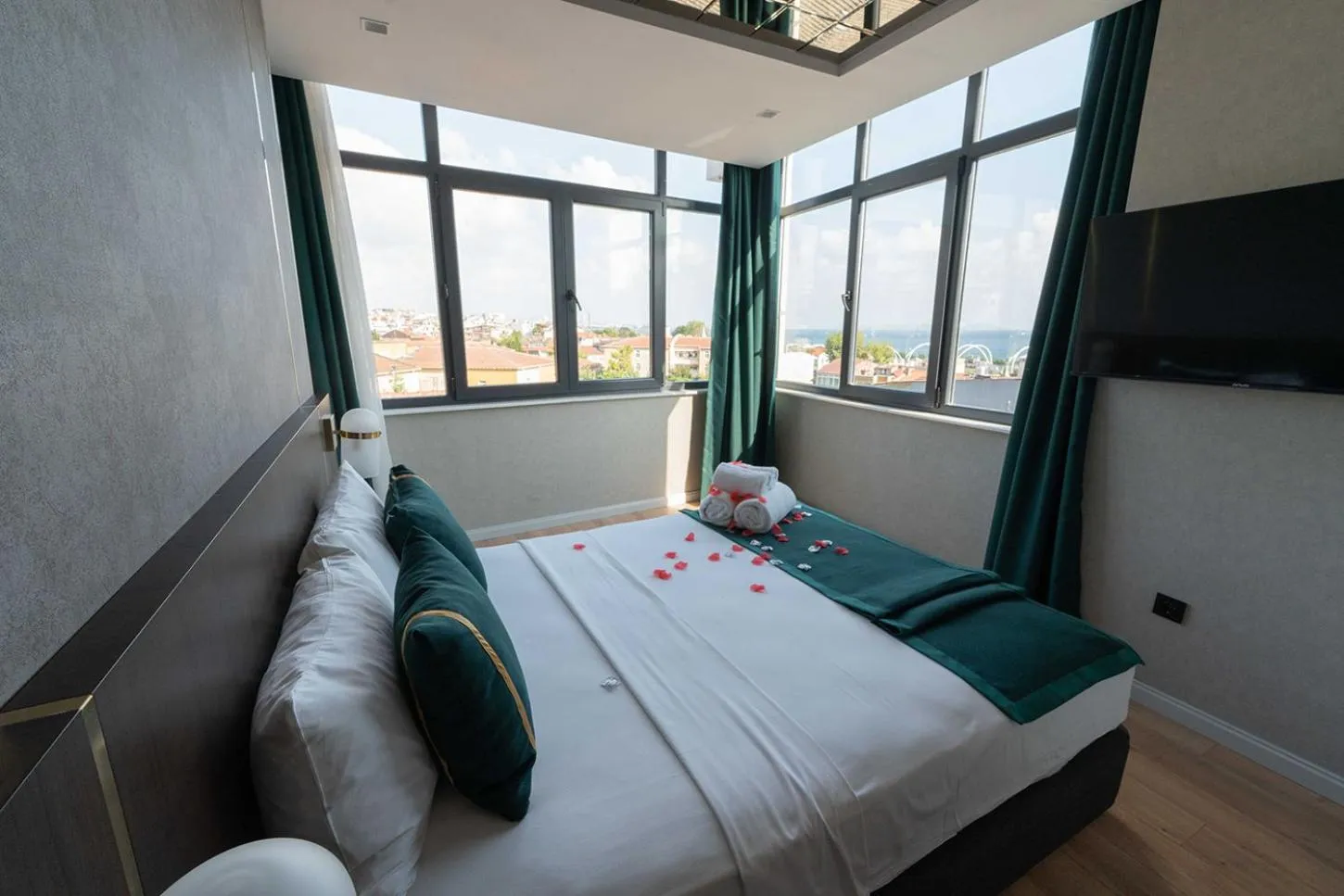 Photo of the whole room, Bed in Costera Hotel