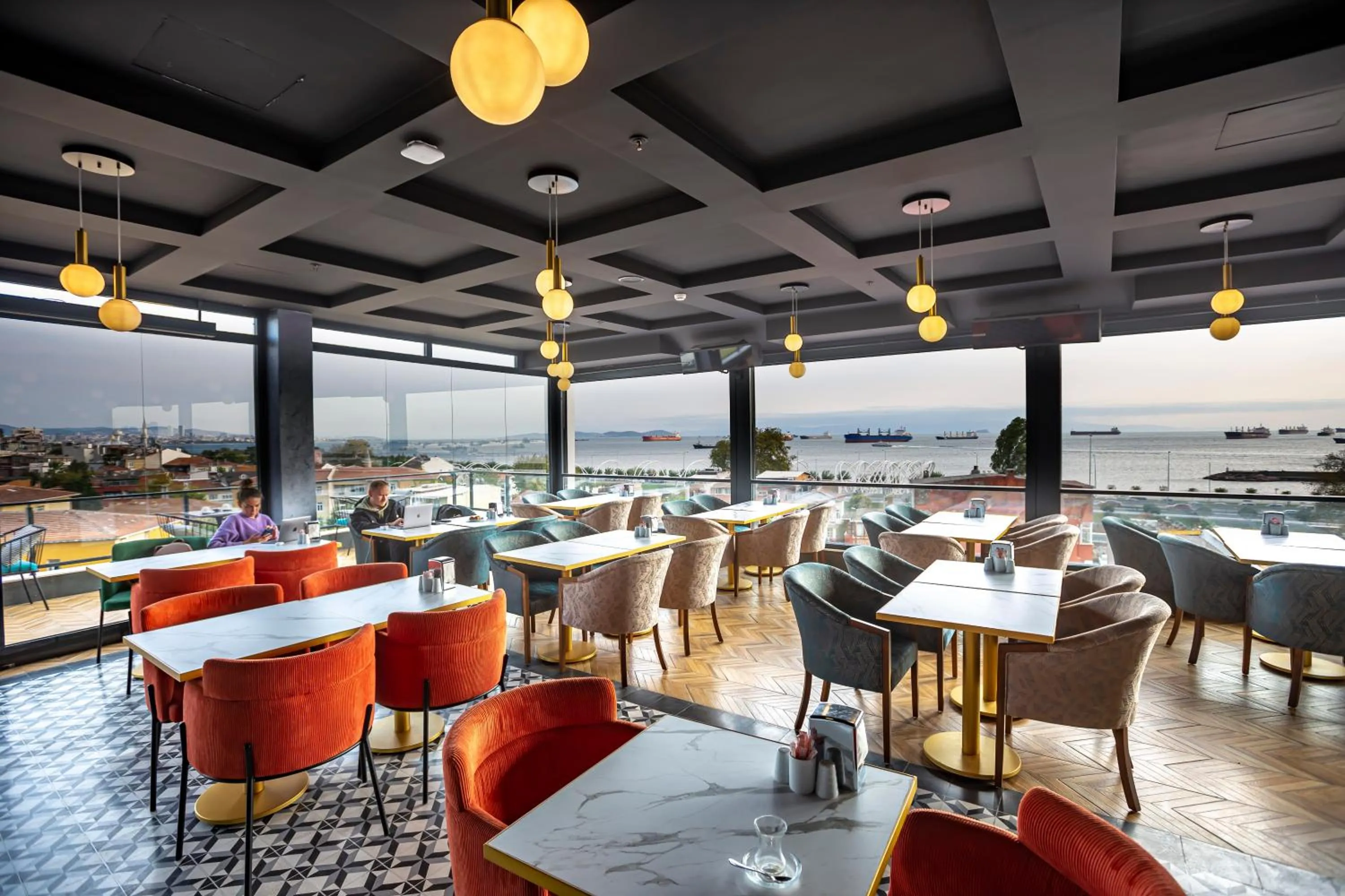 Restaurant/places to eat in Costera Hotel